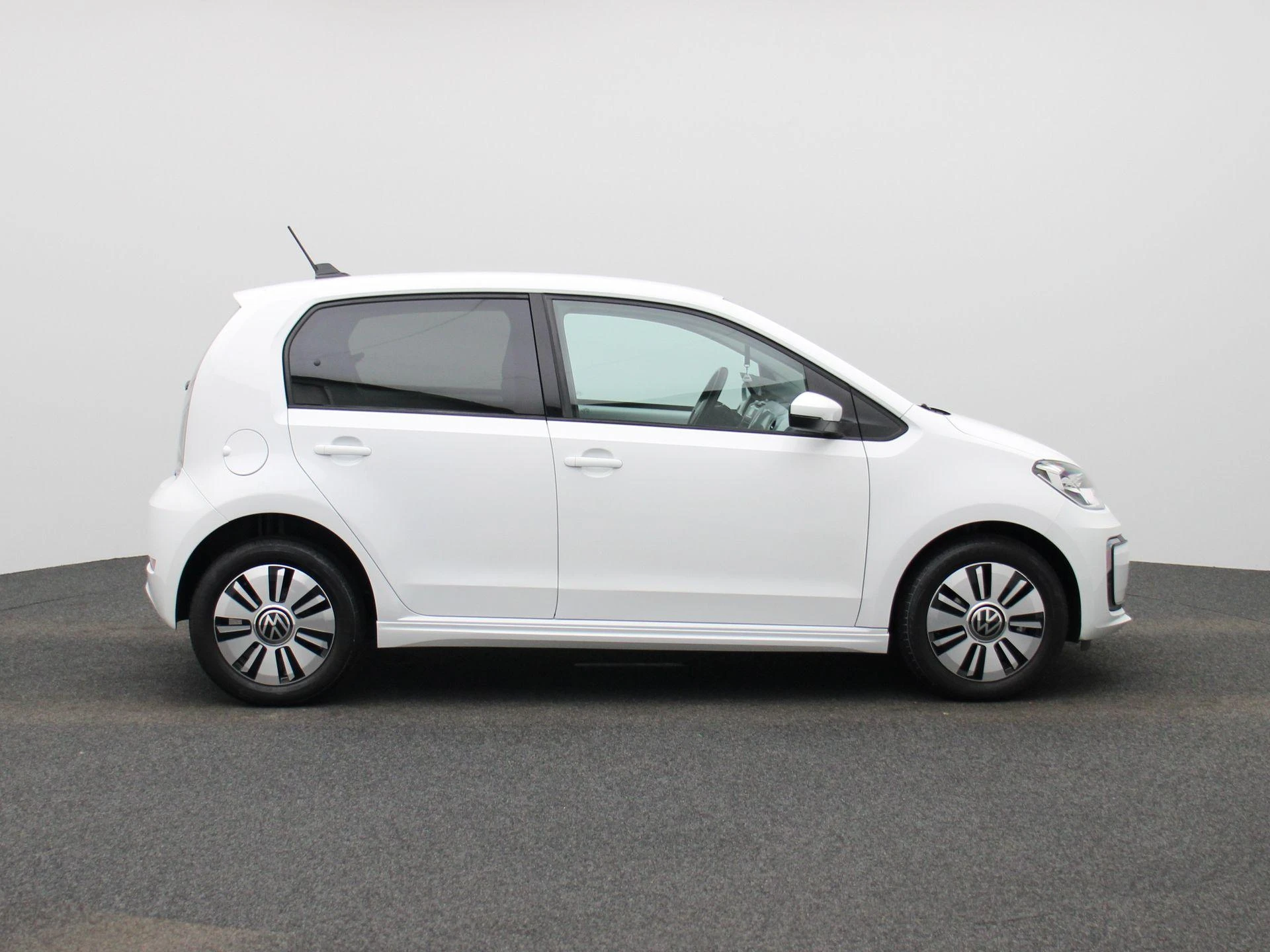 Volkswagen-e-up!-image-5