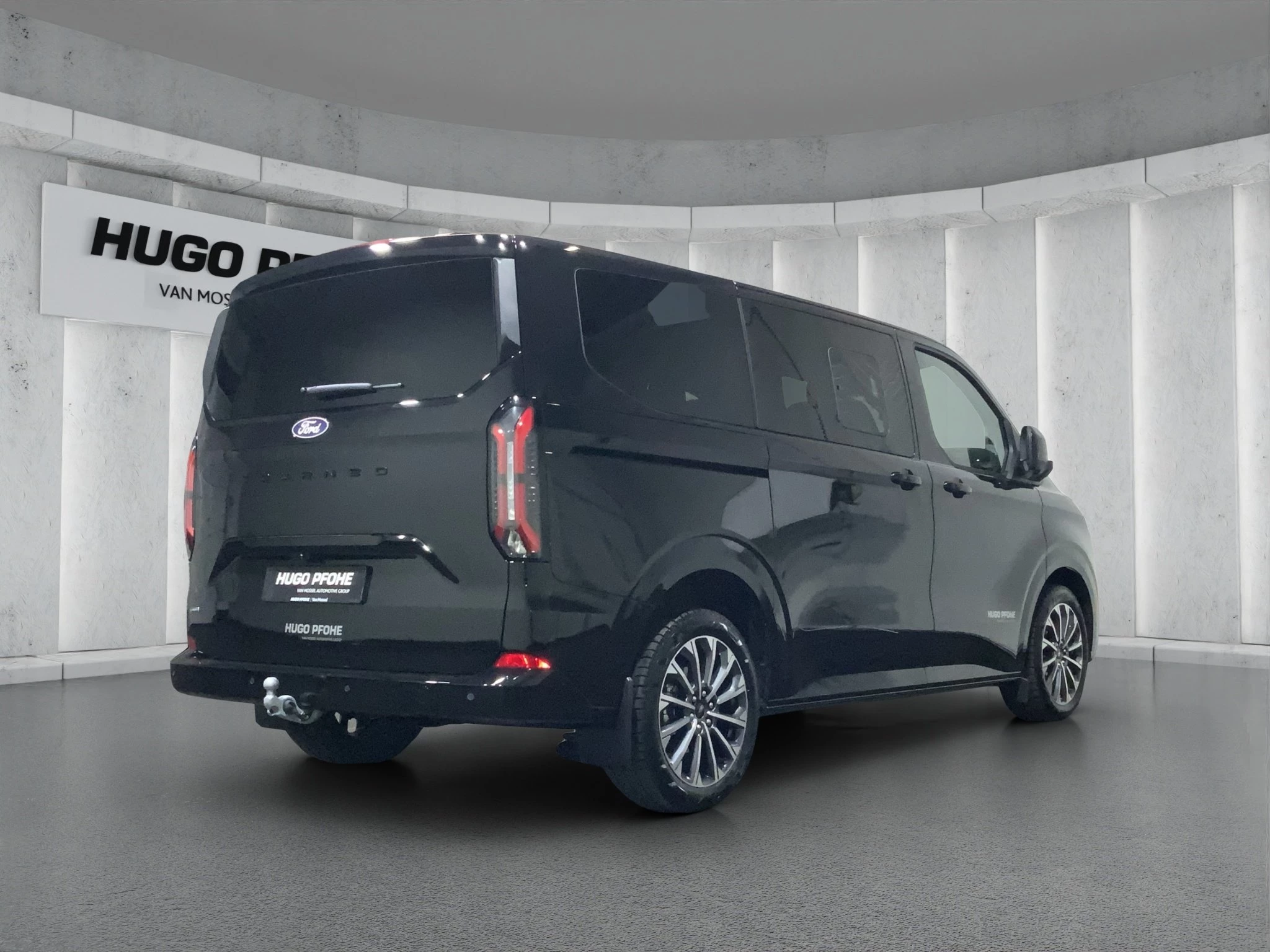 Ford-Tourneo Custom-image-3