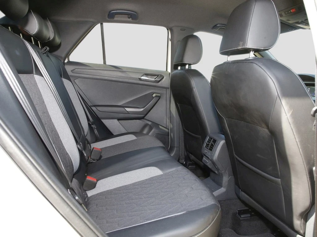Volkswagen-T-Roc-image-10