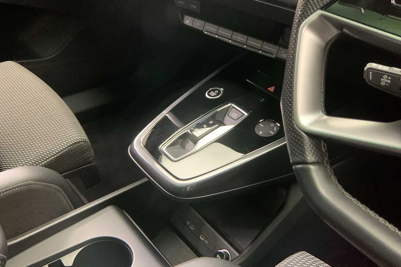 Audi-Q4 e-tron-image-7
