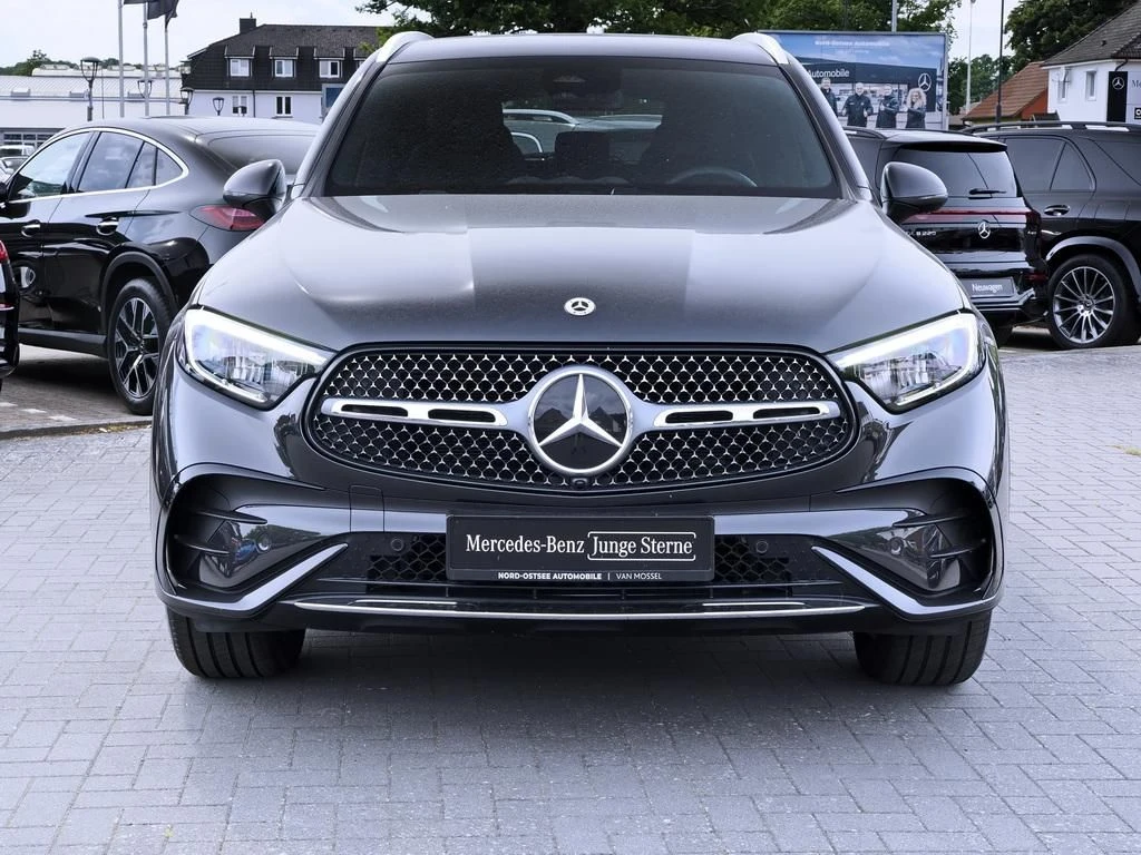 Mercedes-Benz-GLC 300 d-image-3