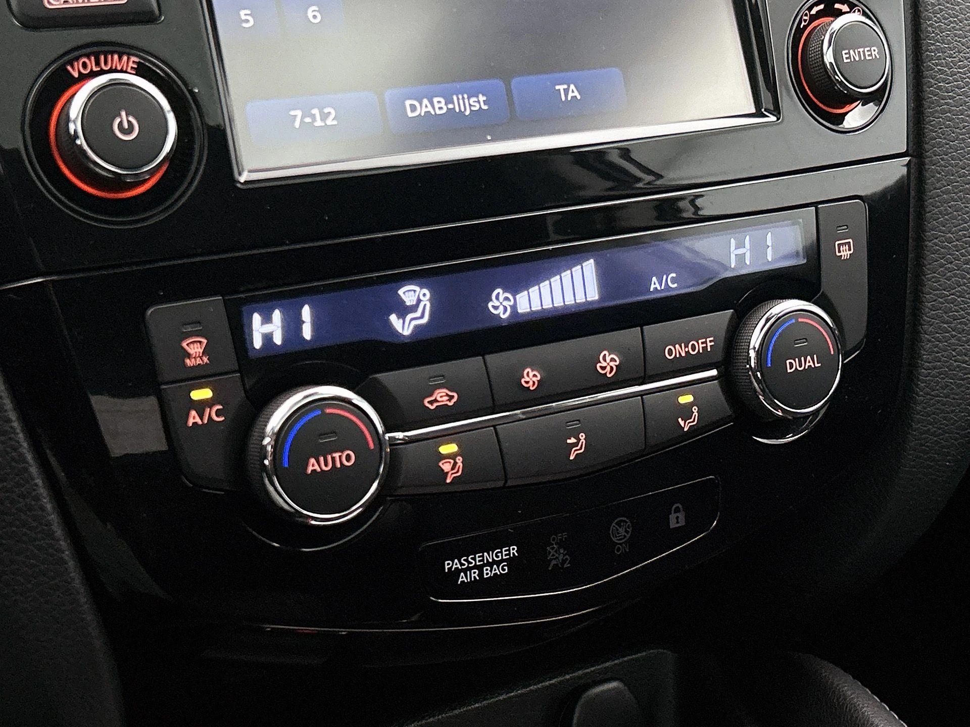 Nissan-QASHQAI-image-24