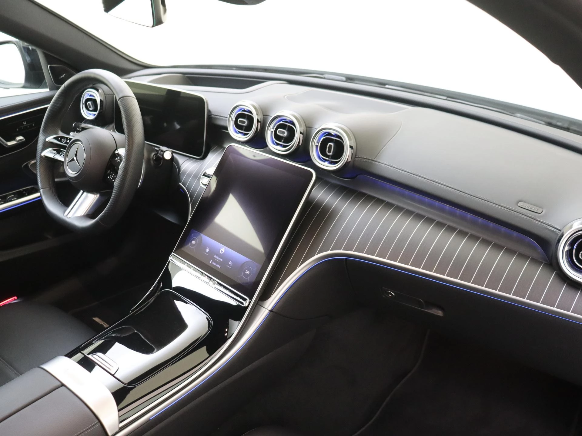 Mercedes-Benz-C-Klasse-image-4