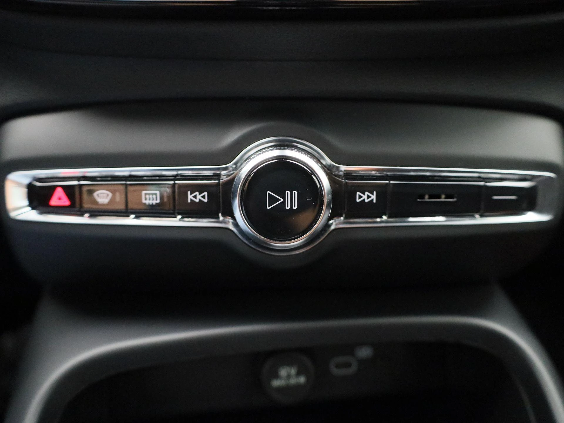 Volvo-XC40-image-20