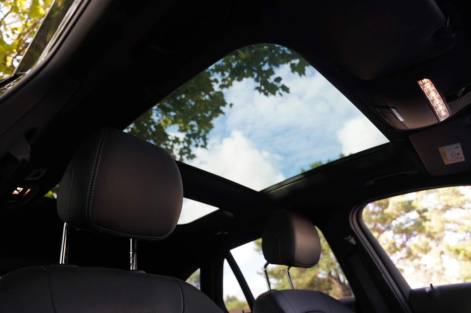 Mercedes-Benz-GLC-image-30