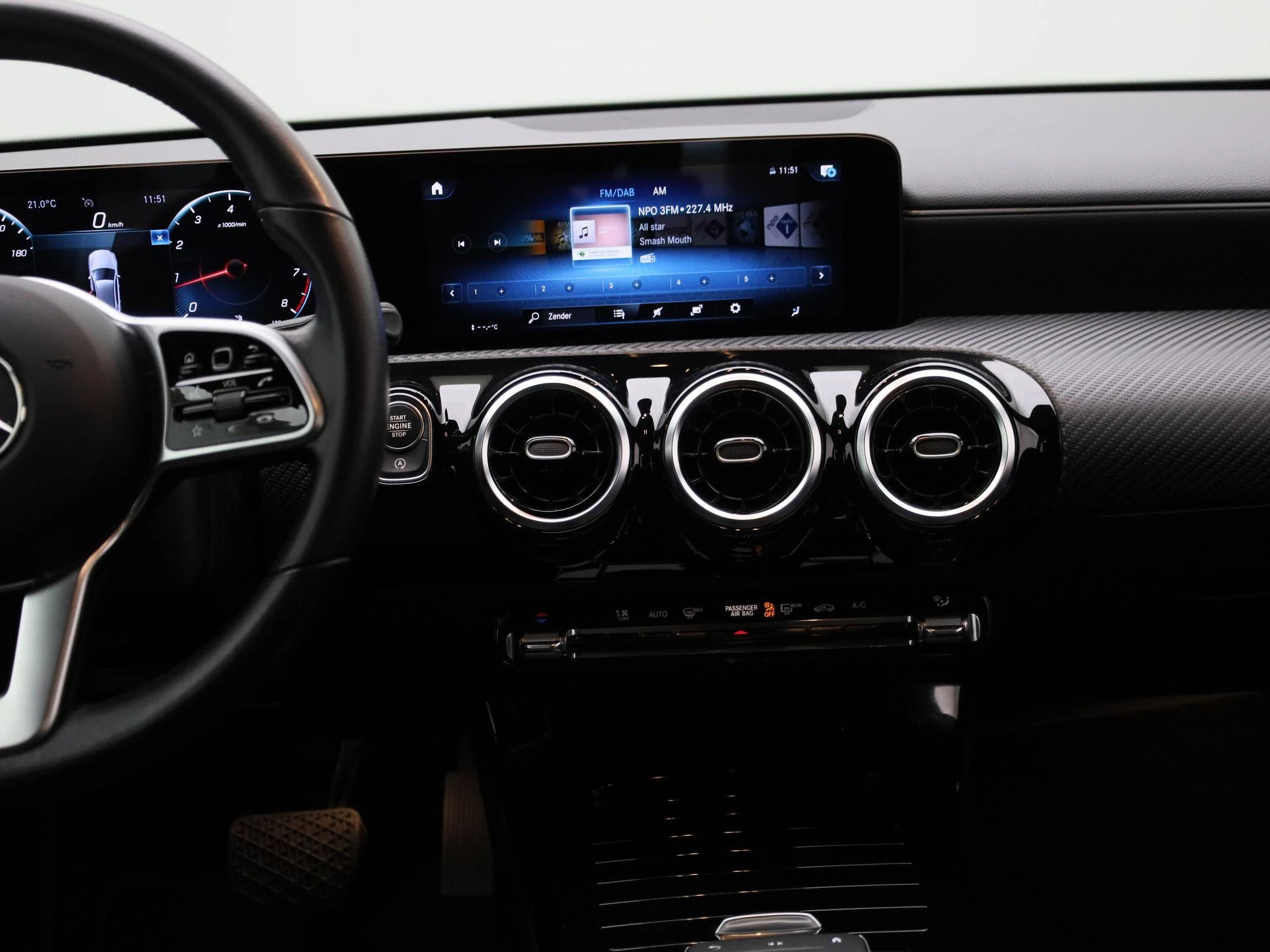 Mercedes-Benz-A-Klasse-image-7