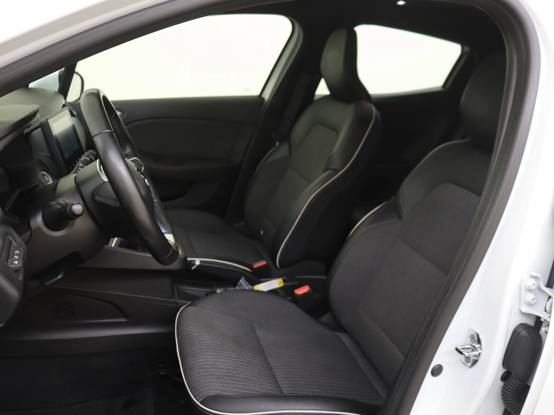 Renault-Clio-image-10