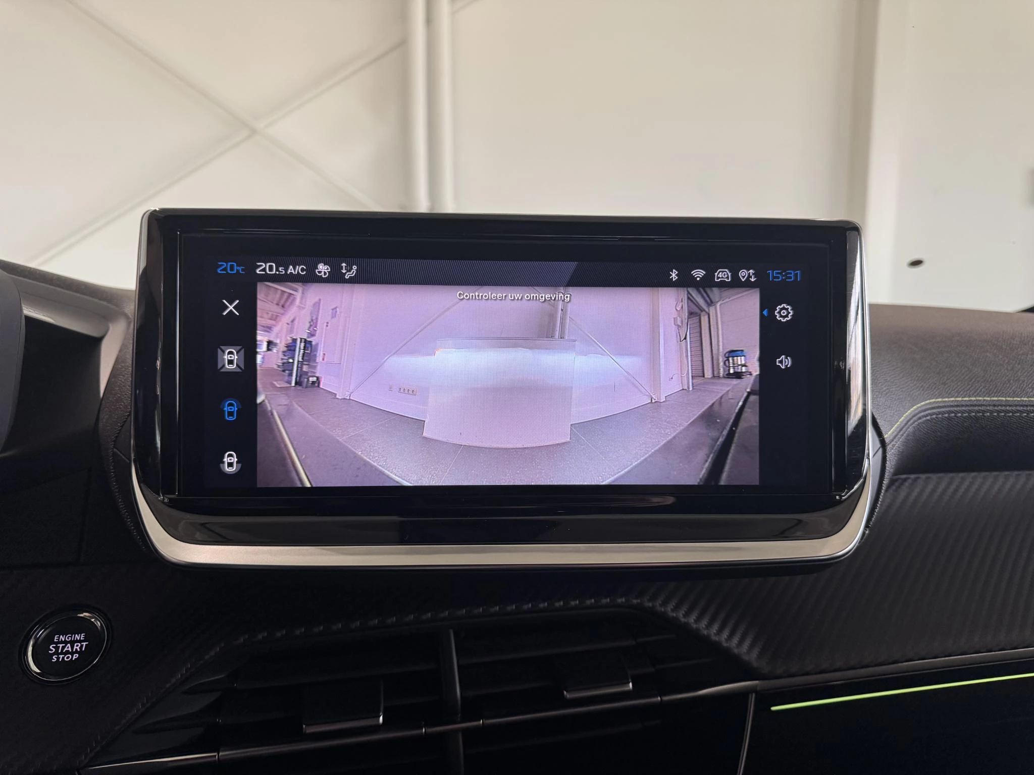 Peugeot-e-208-image-28