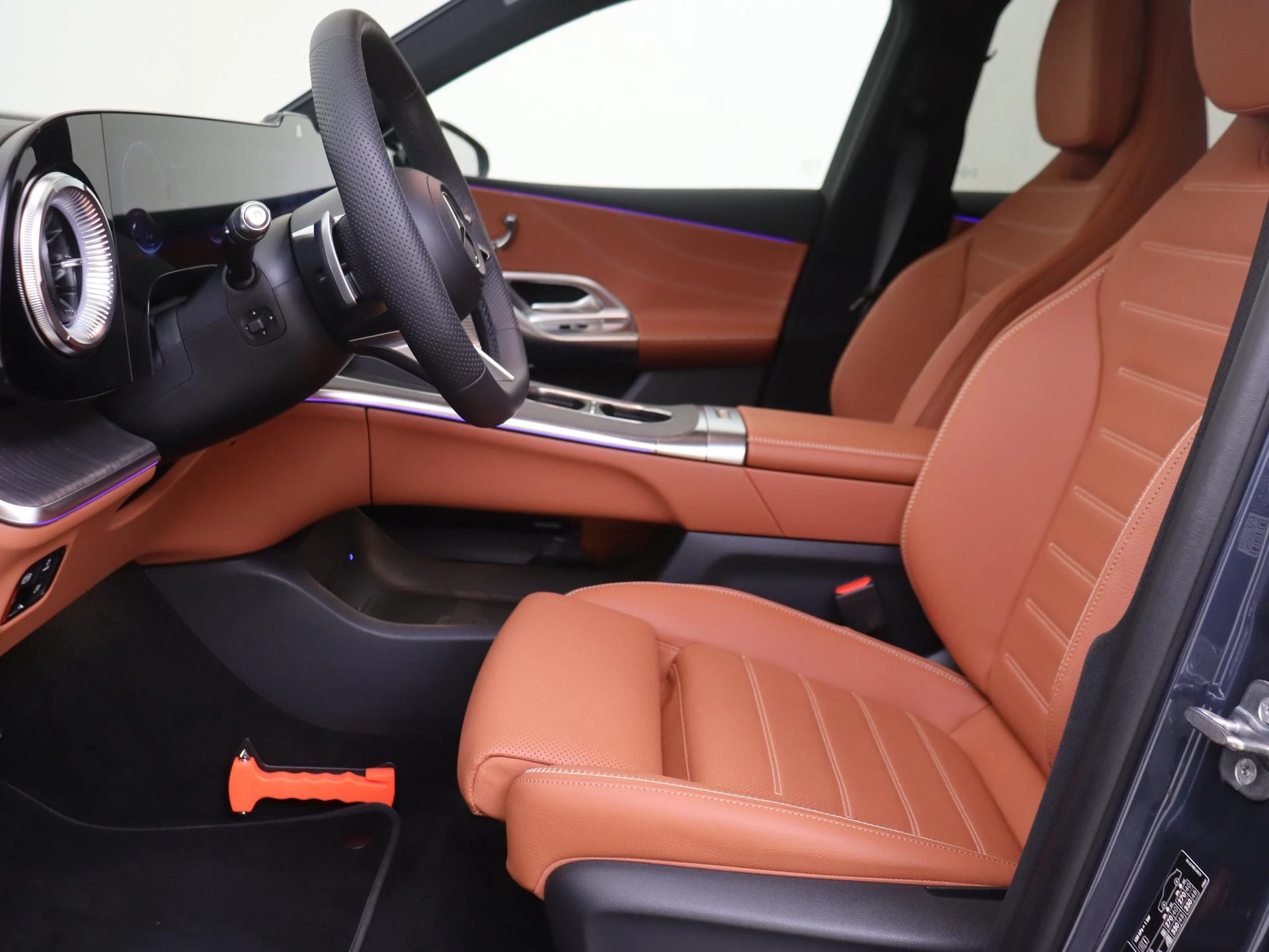 Mercedes-Benz-GLC-image-14