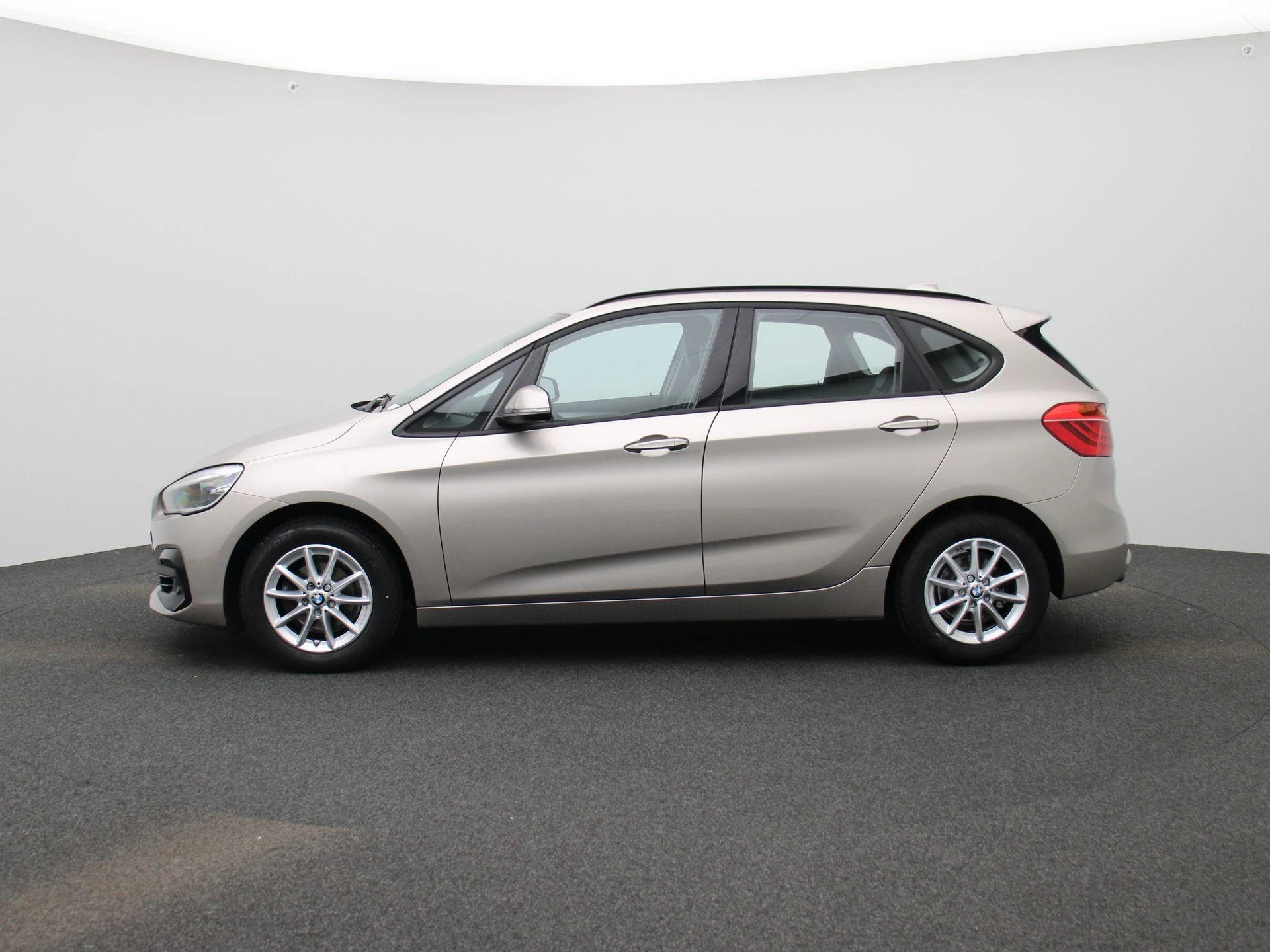 BMW-2 Reeks-image-3