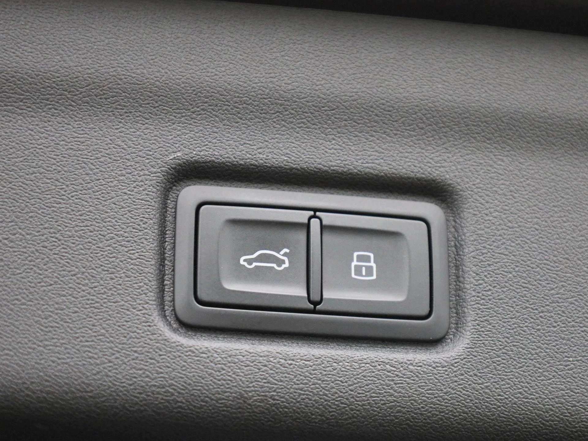 Audi-Q6 e-tron-image-14