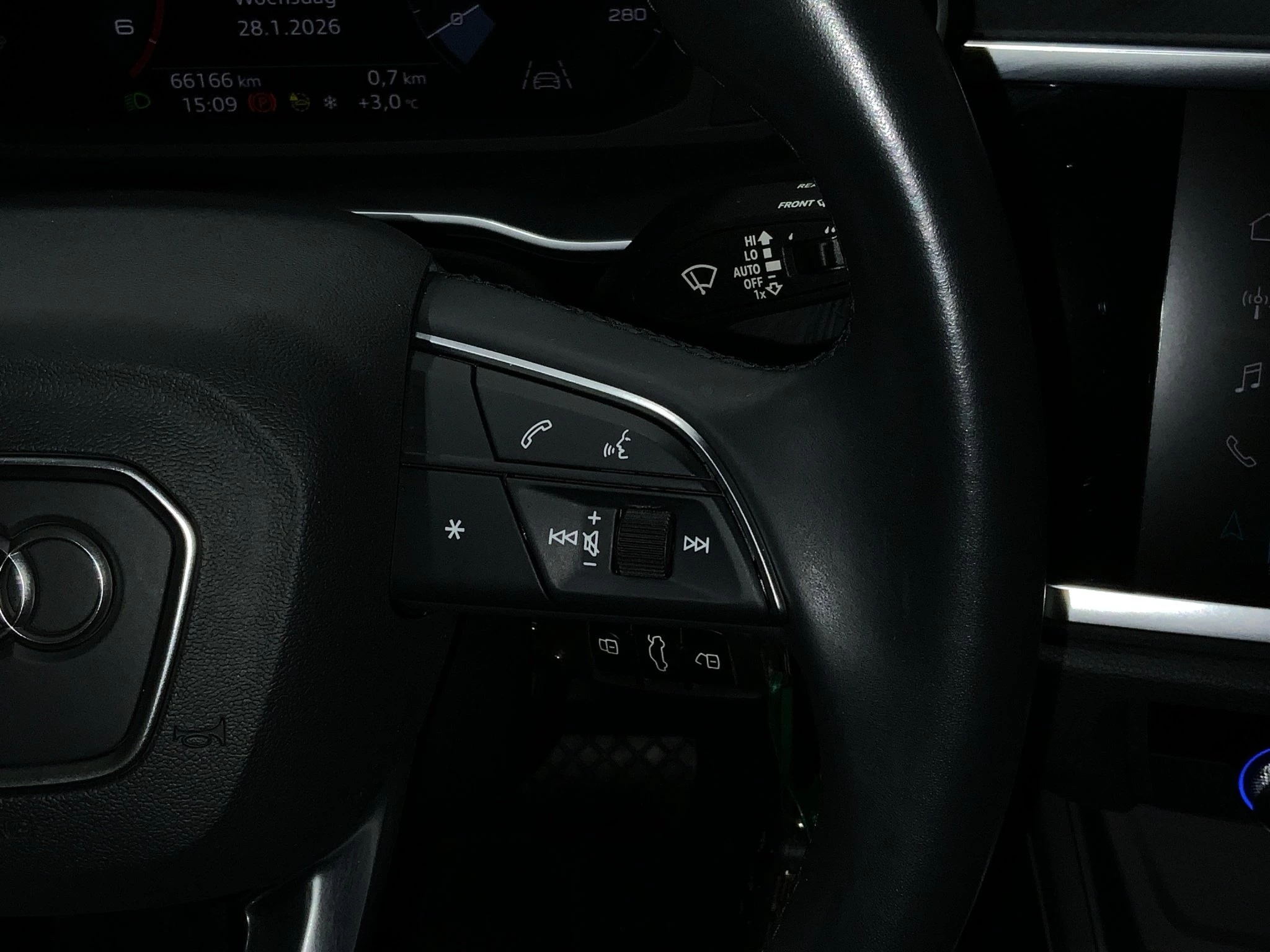 Audi Q3 Aut*NAVI*GRA*LM*PDC