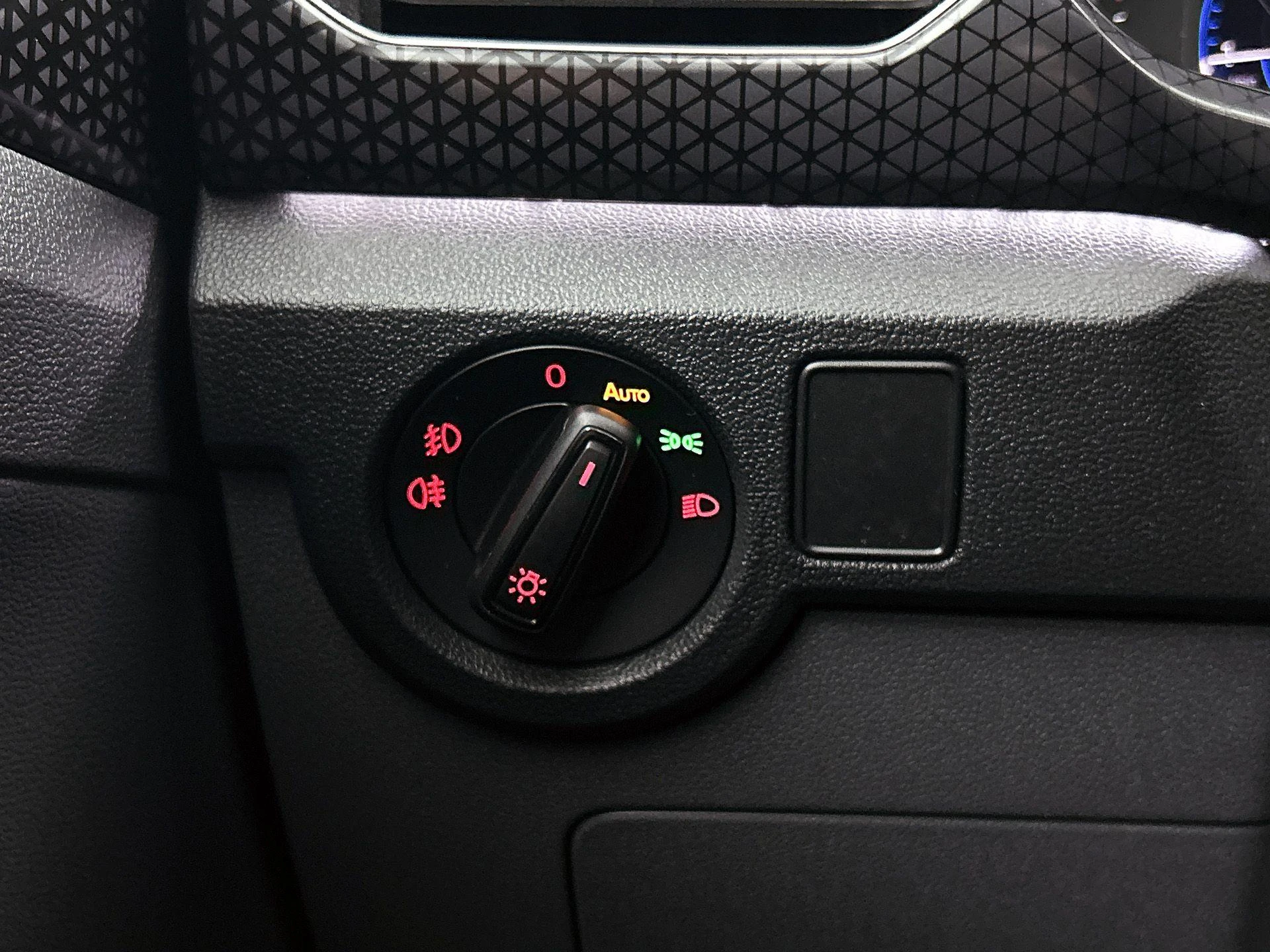 Volkswagen-T-Cross-image-21