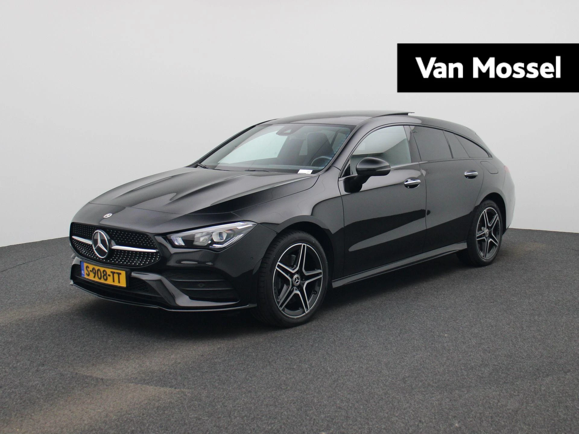 Mercedes-Benz-CLA-image-0