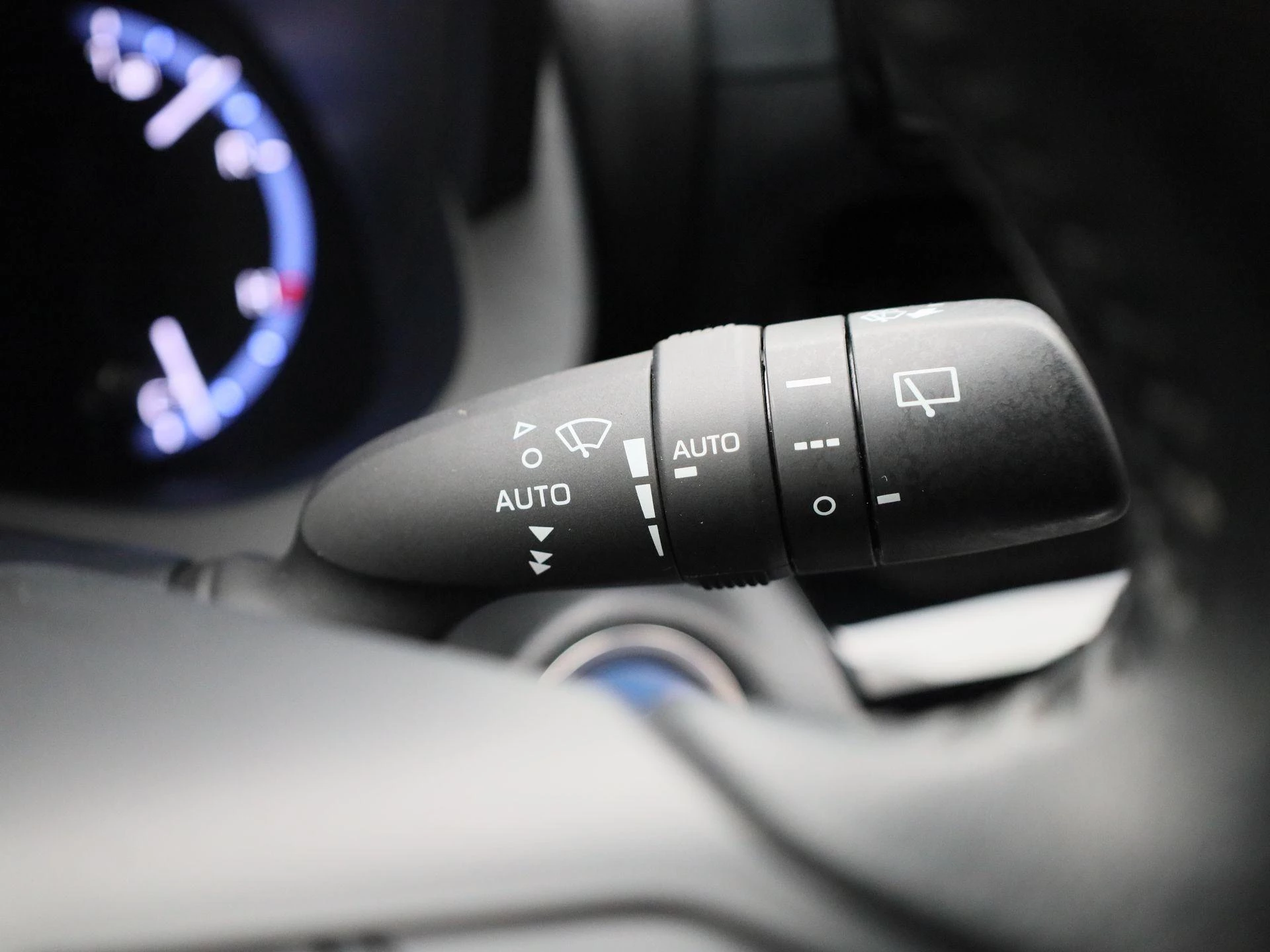 Toyota-Yaris Cross-image-19