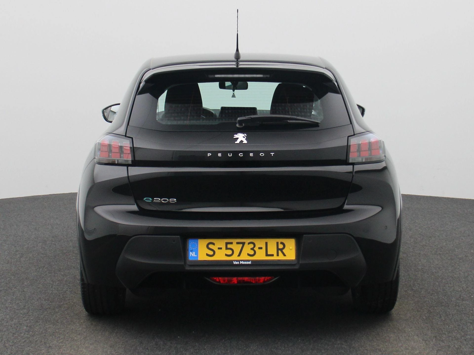 Peugeot-e-208-image-4