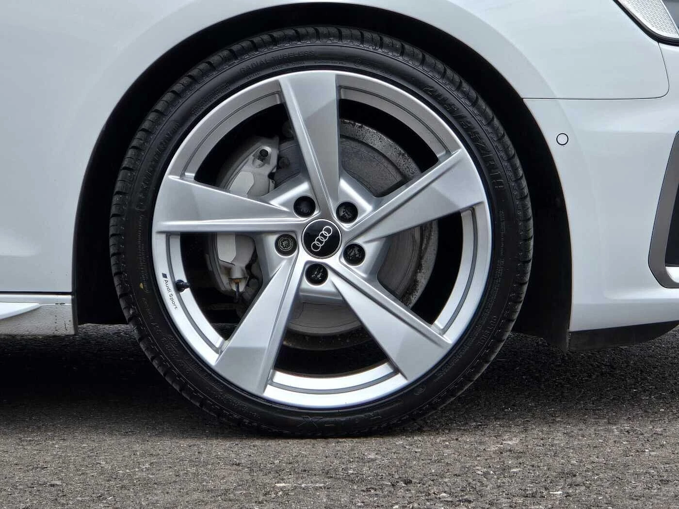 Audi-A4-image-4