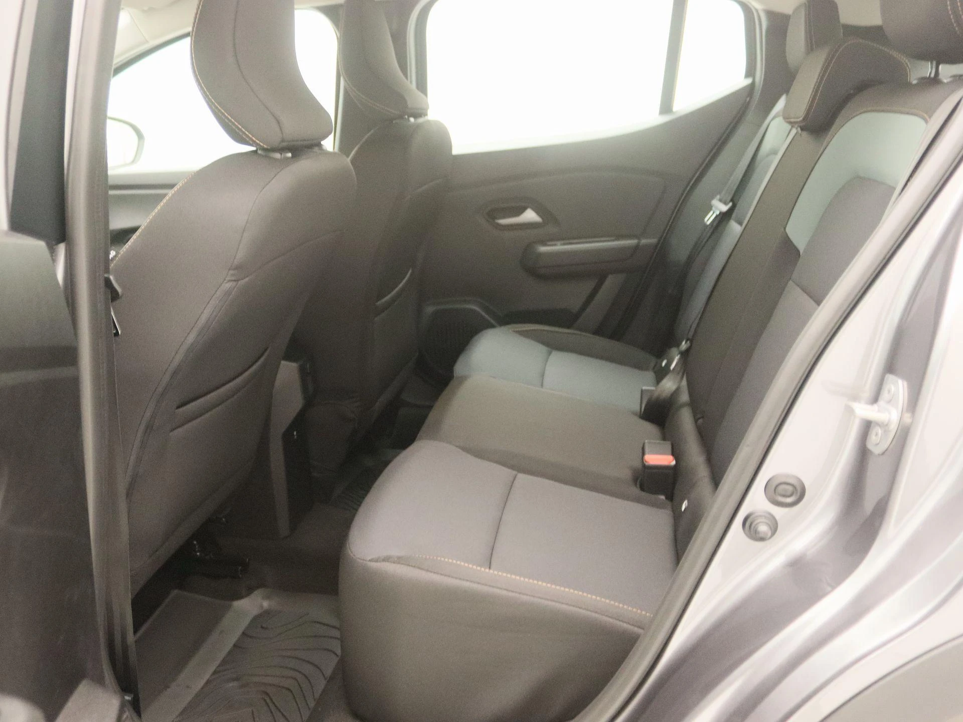 Dacia-Sandero Stepway-image-12