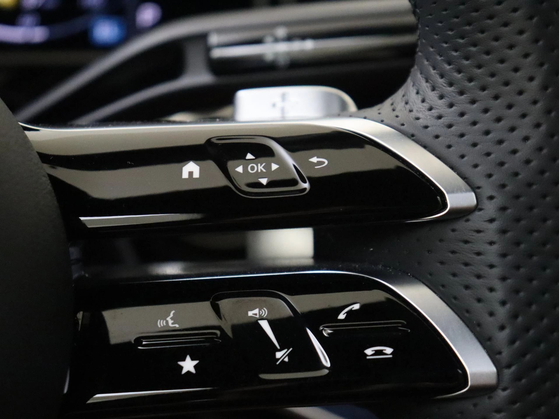 Mercedes-Benz-E-Klasse-image-13