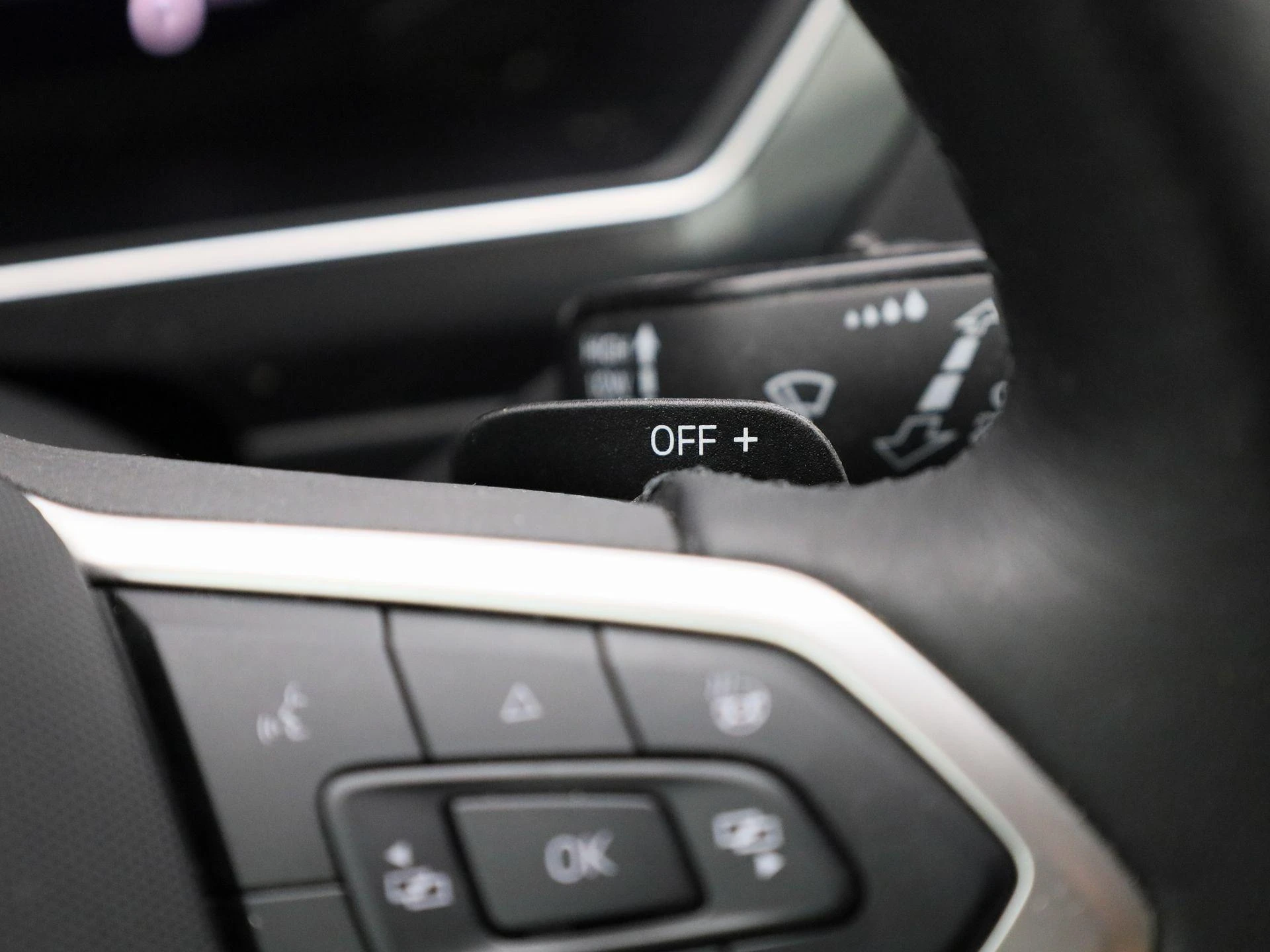 Volkswagen-Tiguan-image-33