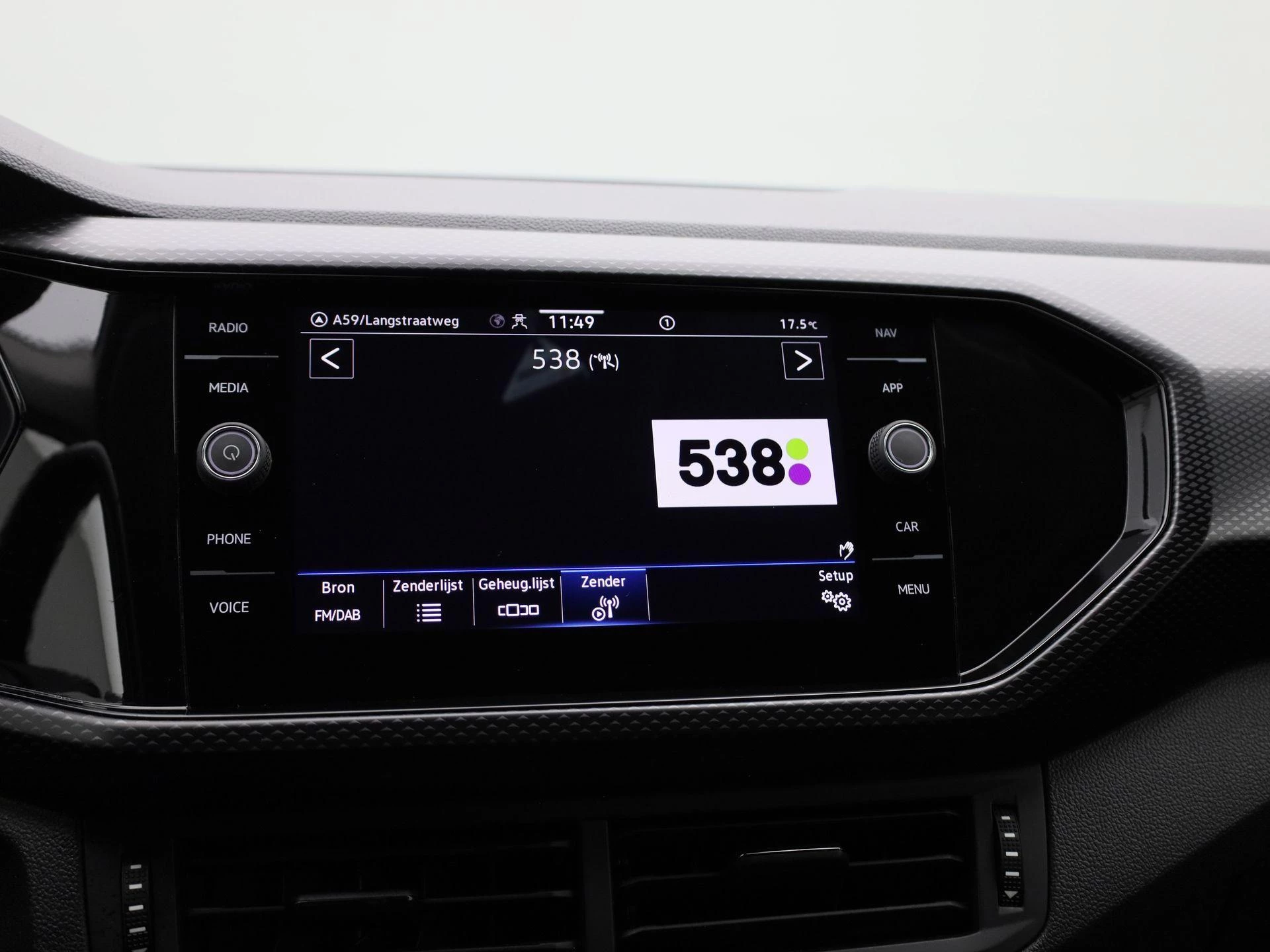 Volkswagen-T-Cross-image-21