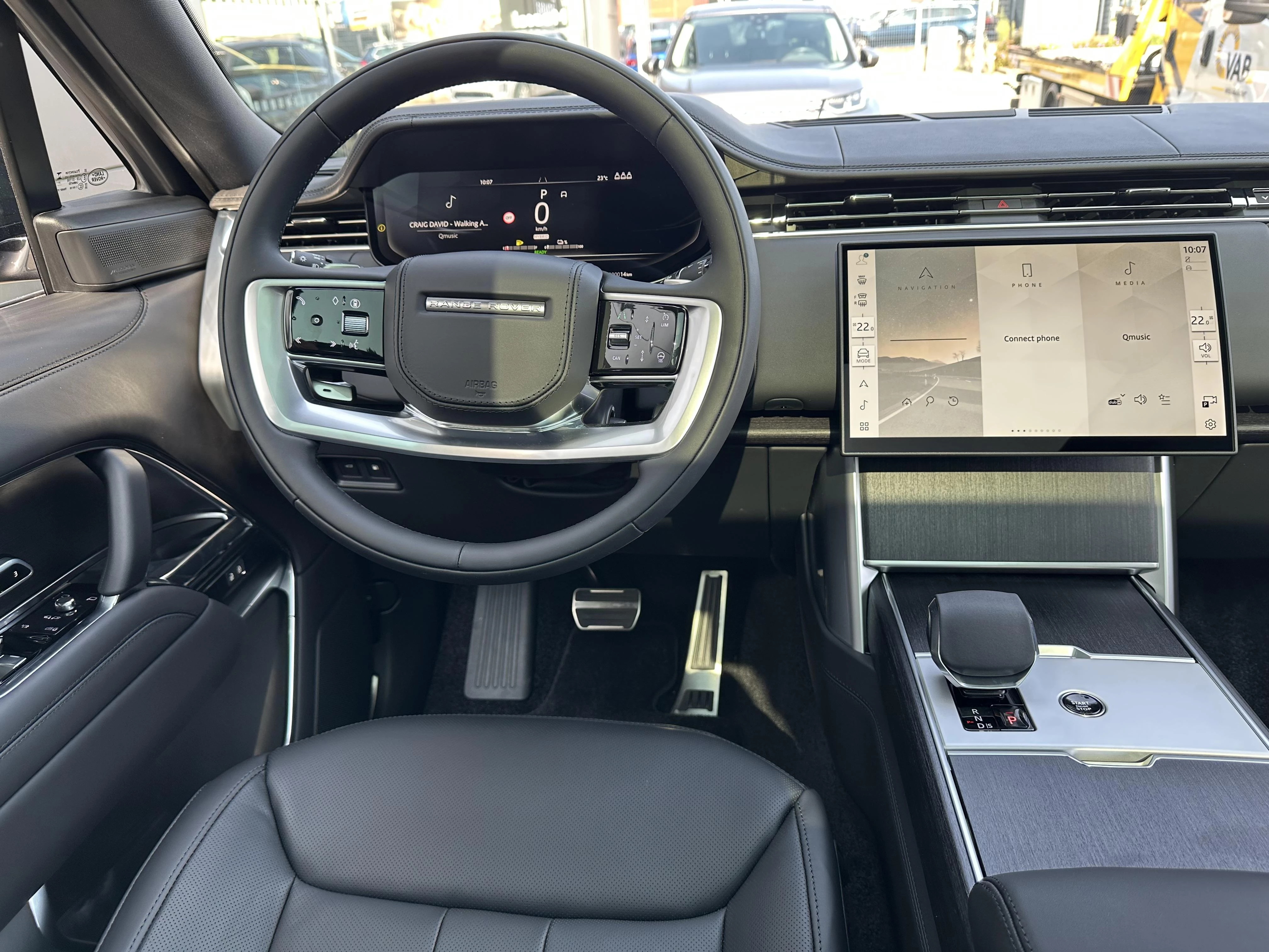 Land Rover-Range Rover-image-14