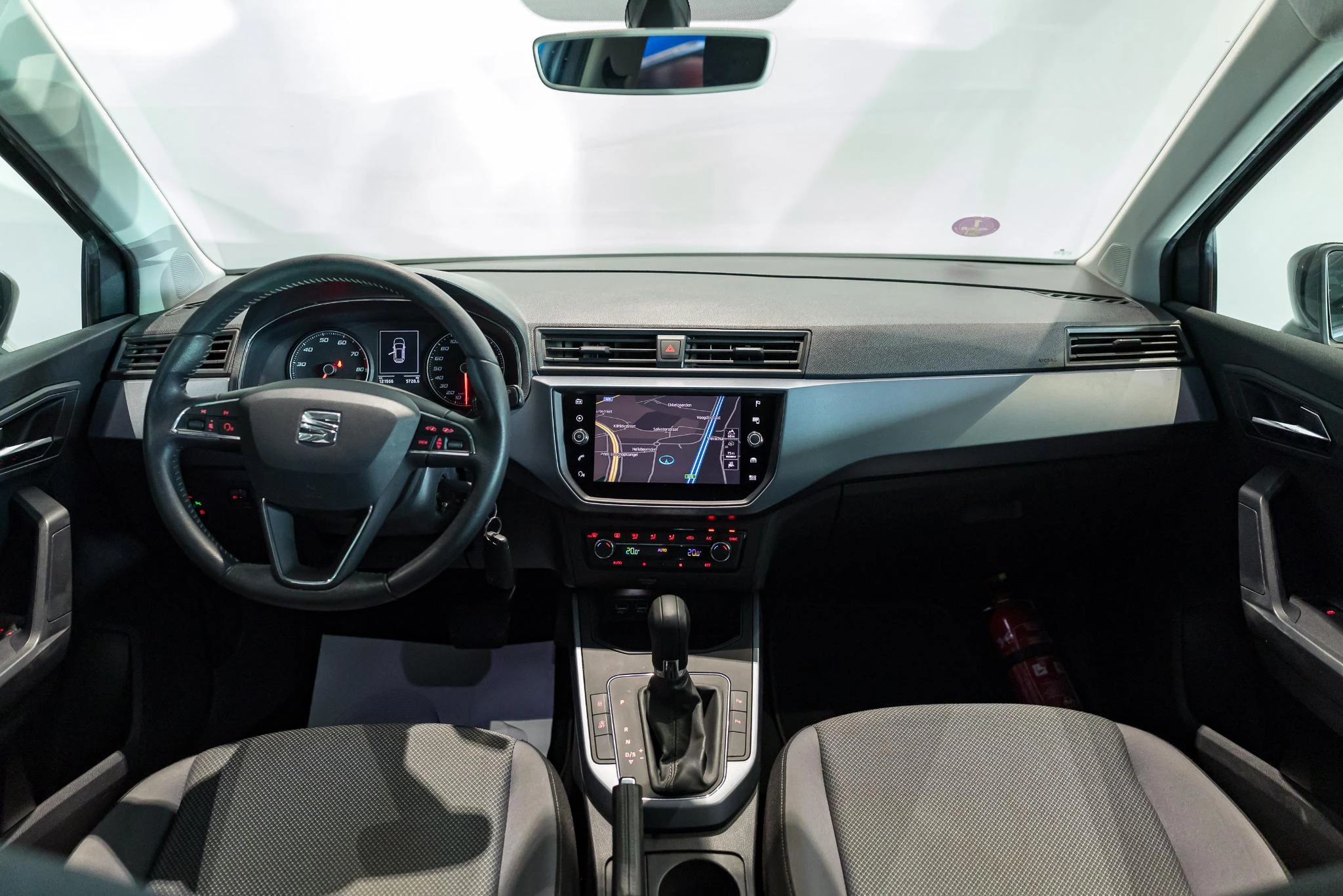SEAT-Arona-image-15