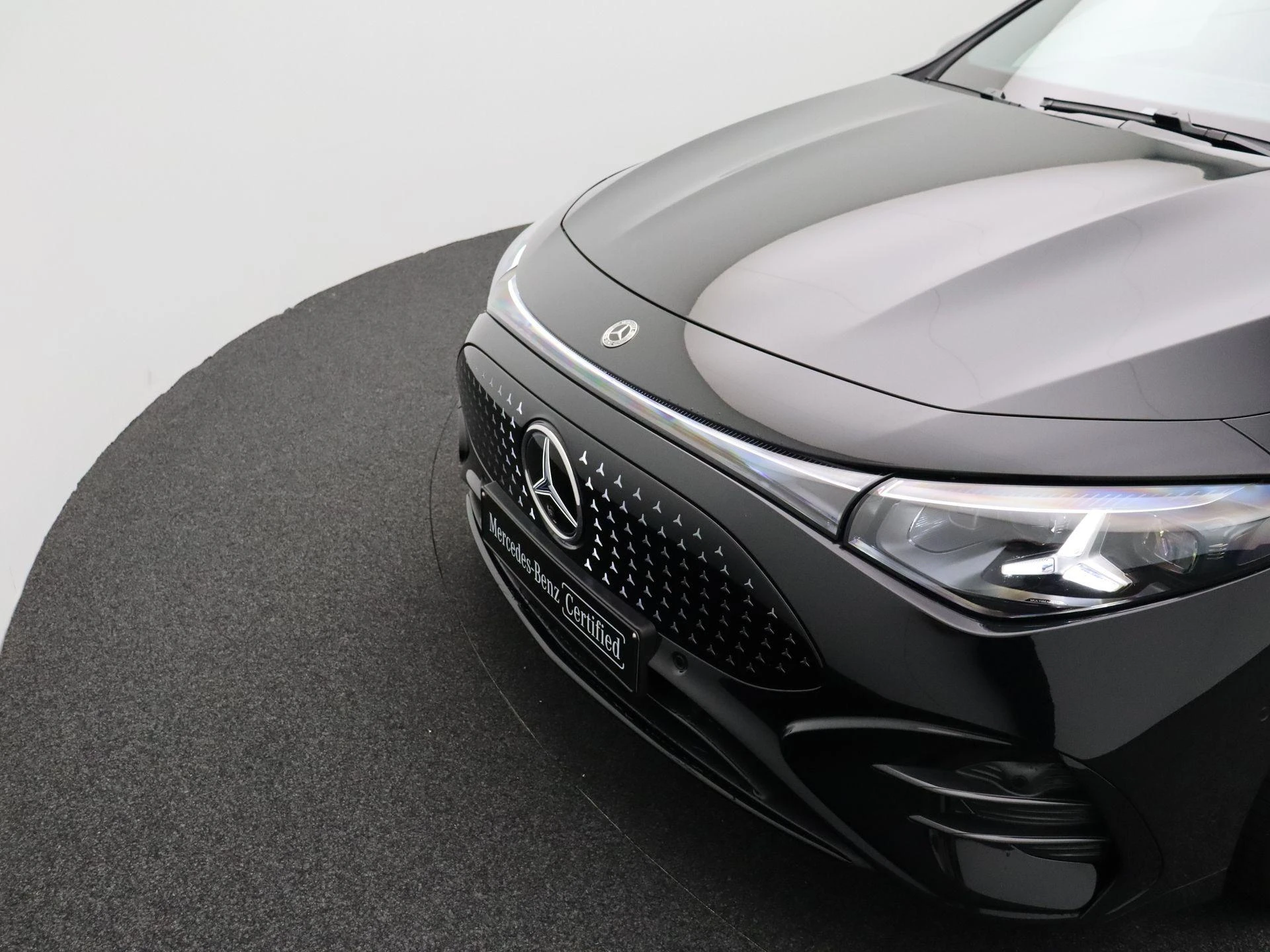 Mercedes-Benz-CLA-image-28
