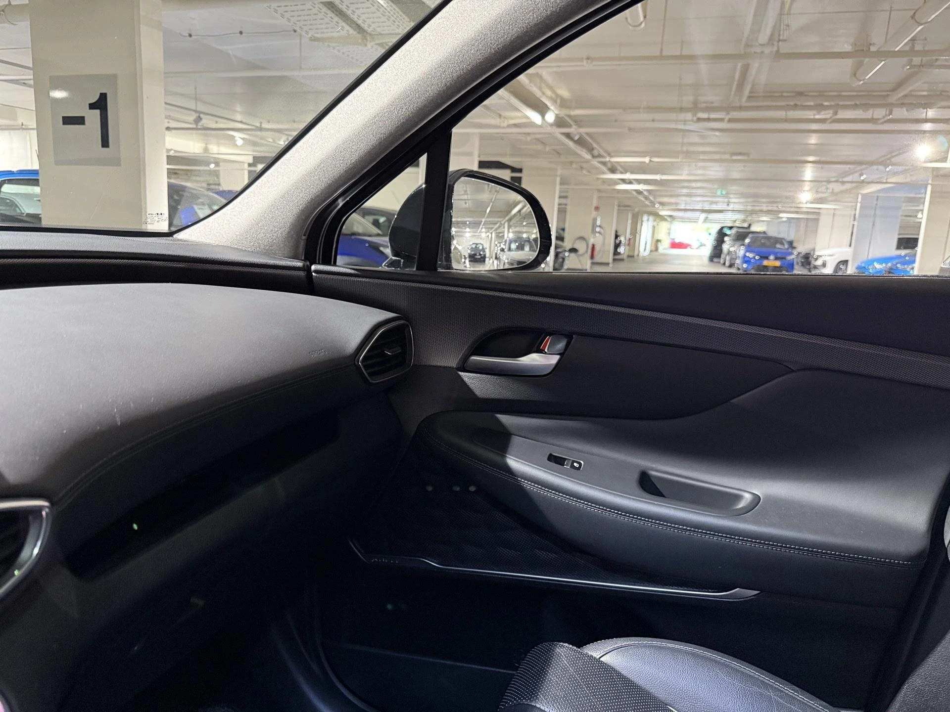 Hyundai-Santa Fe-image-8