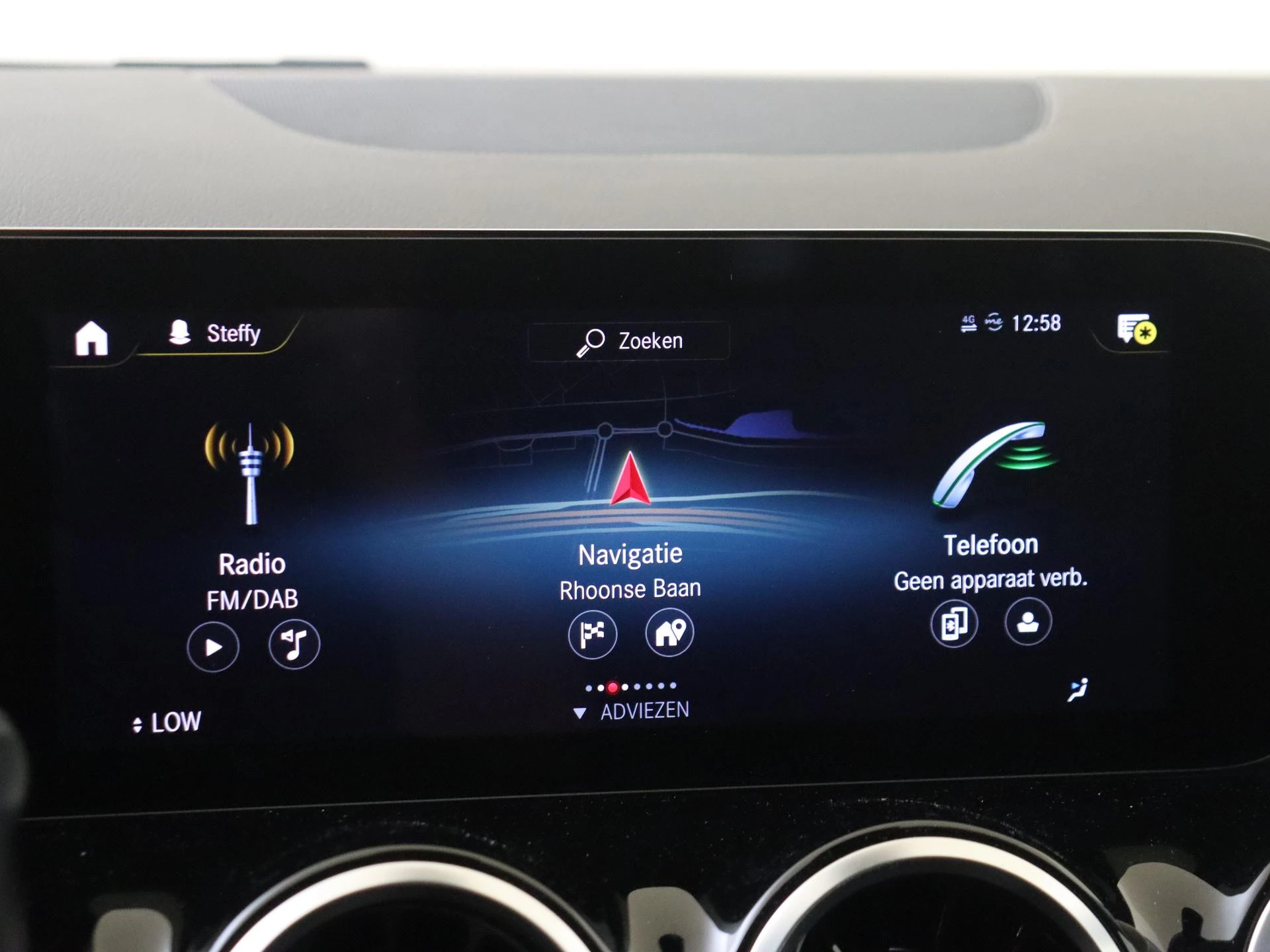 Mercedes-Benz-B-Klasse-image-16