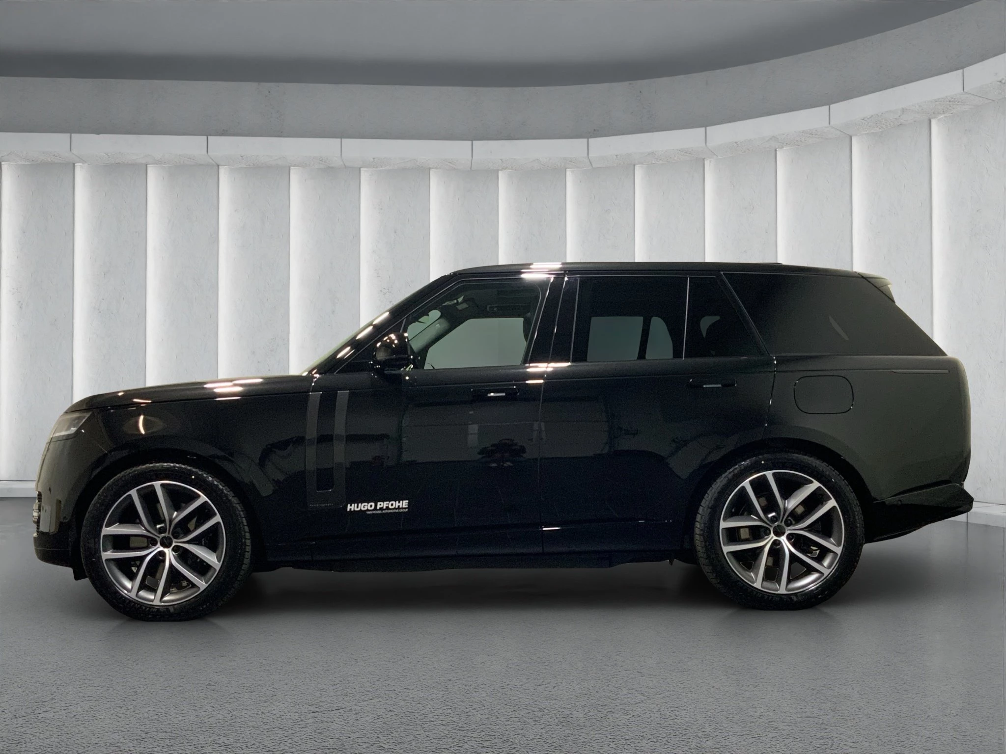 Land Rover-Range Rover-image-4