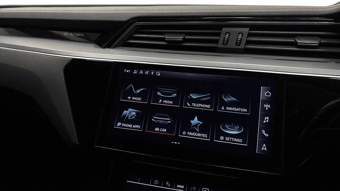 Audi-Q8 e-tron-image-3