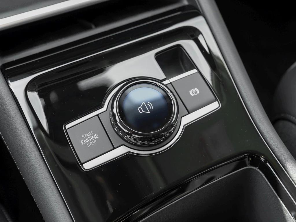 Volkswagen-Tiguan-image-12