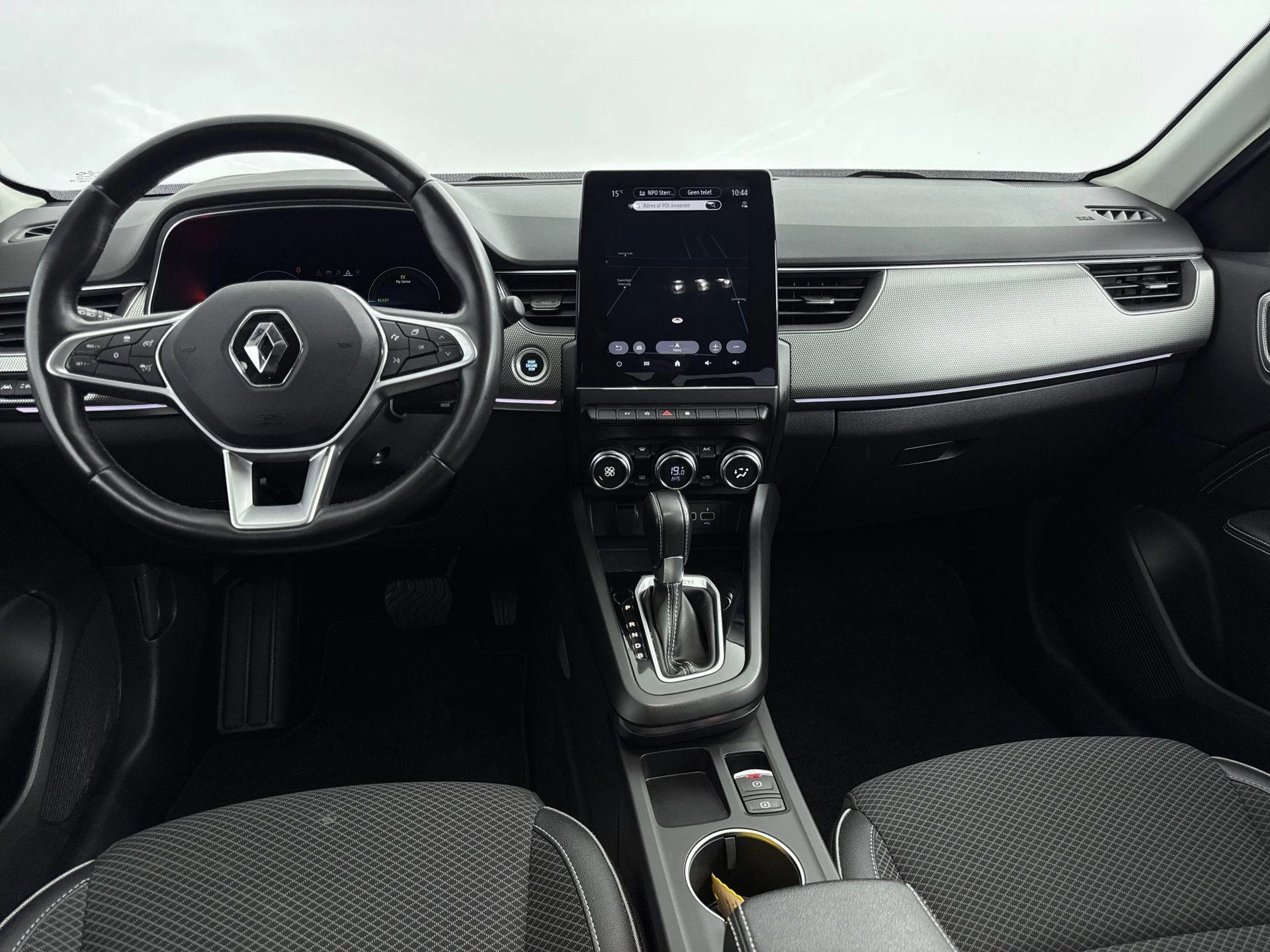 Renault-Arkana-image-18