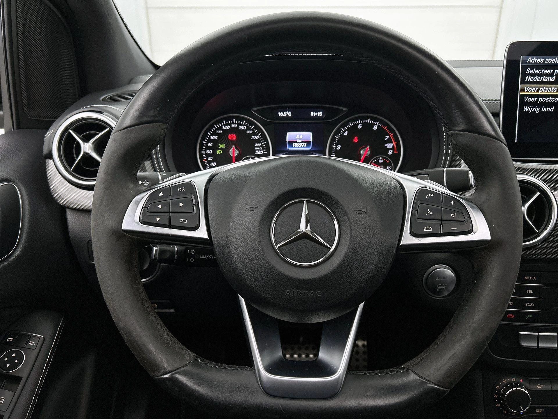 Mercedes-Benz-B-Klasse-image-32