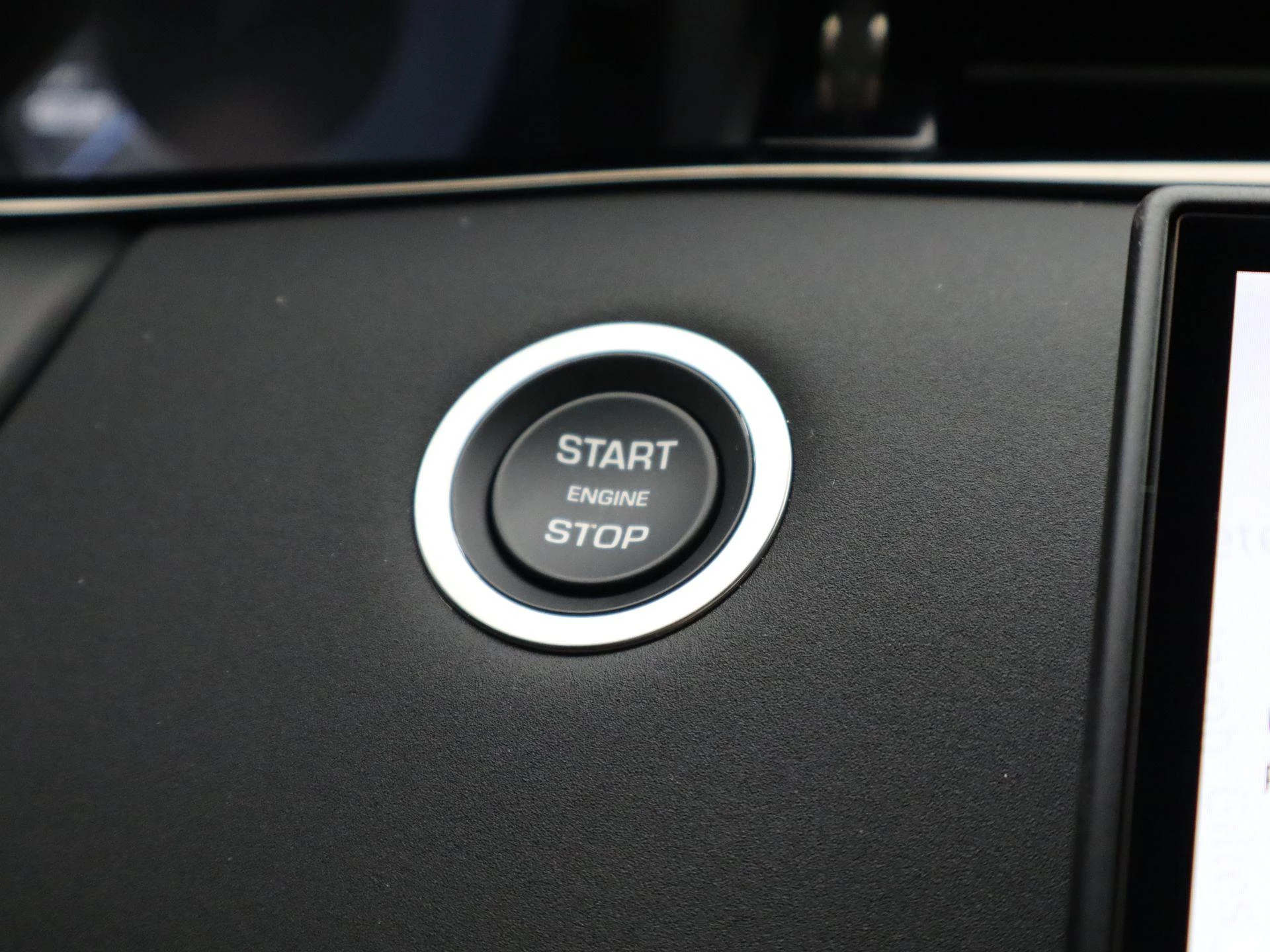 Land Rover-Range Rover Evoque-image-19