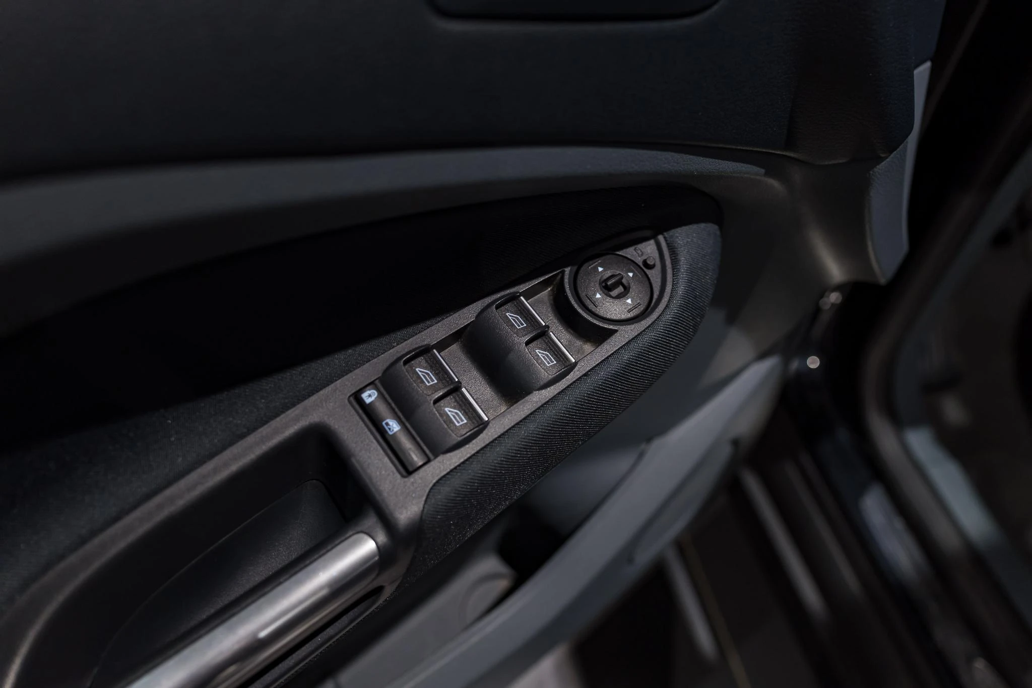 Ford-C-MAX-image-17