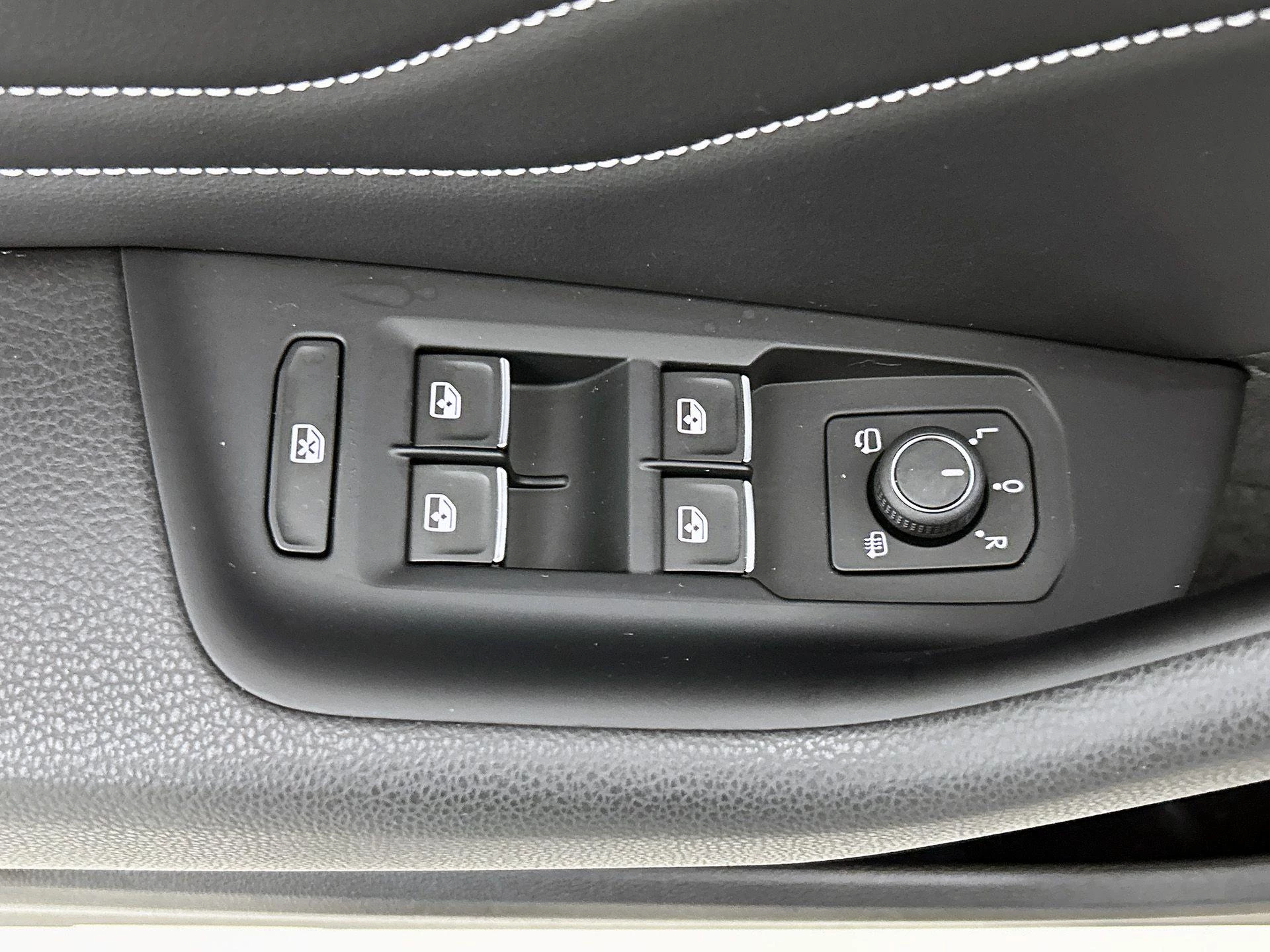 Volkswagen-Passat-image-37