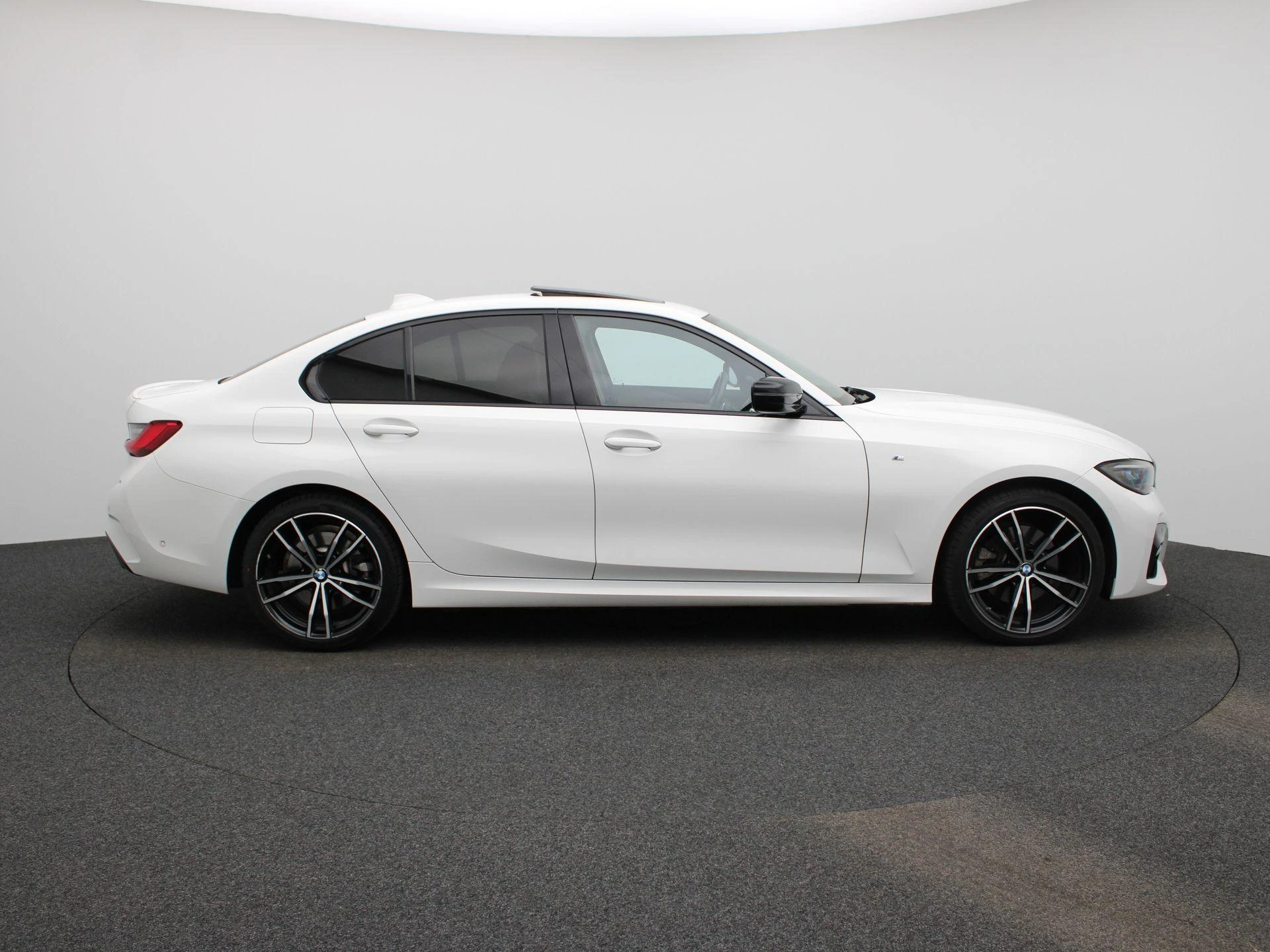 BMW-3 Serie-image-5