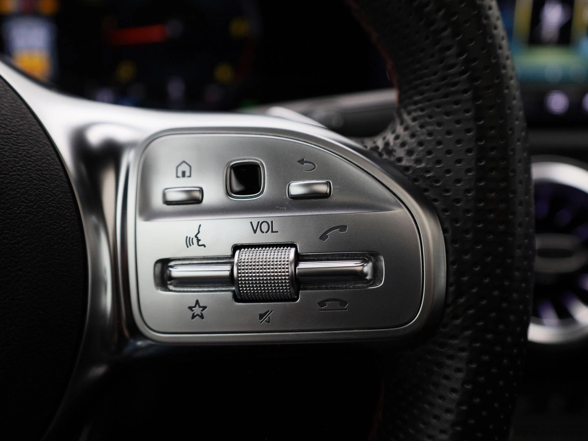 Mercedes-Benz CLA 180 d AMG Line Shooting Brake + CARPLAY + PANO DAK + TREKHAAK + MEMORY SEATS +
