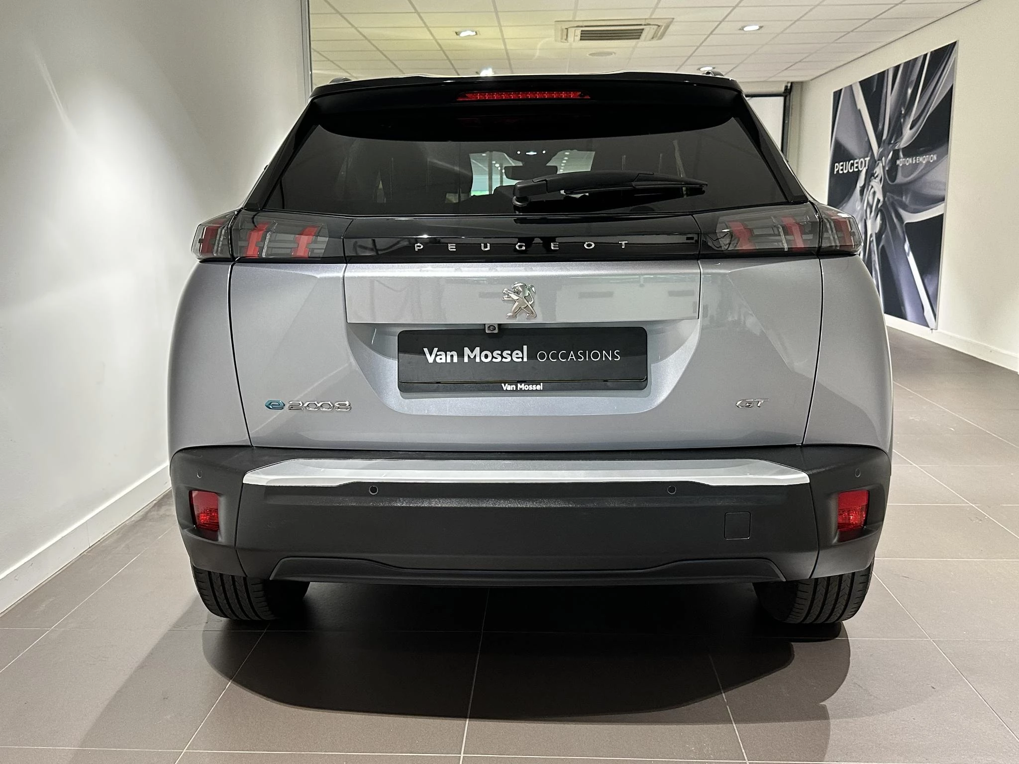 Peugeot-e-2008-image-3