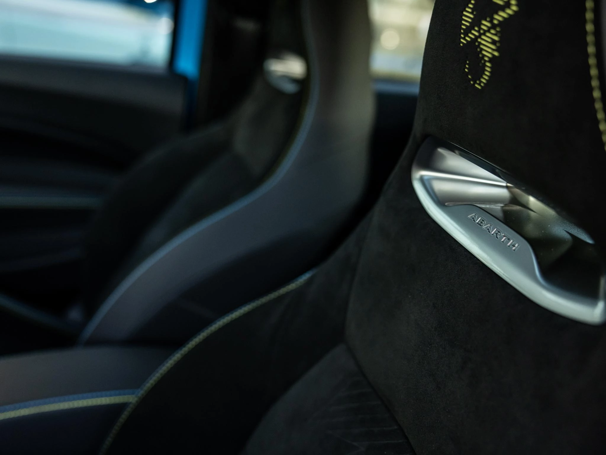 Abarth-500e-image-27