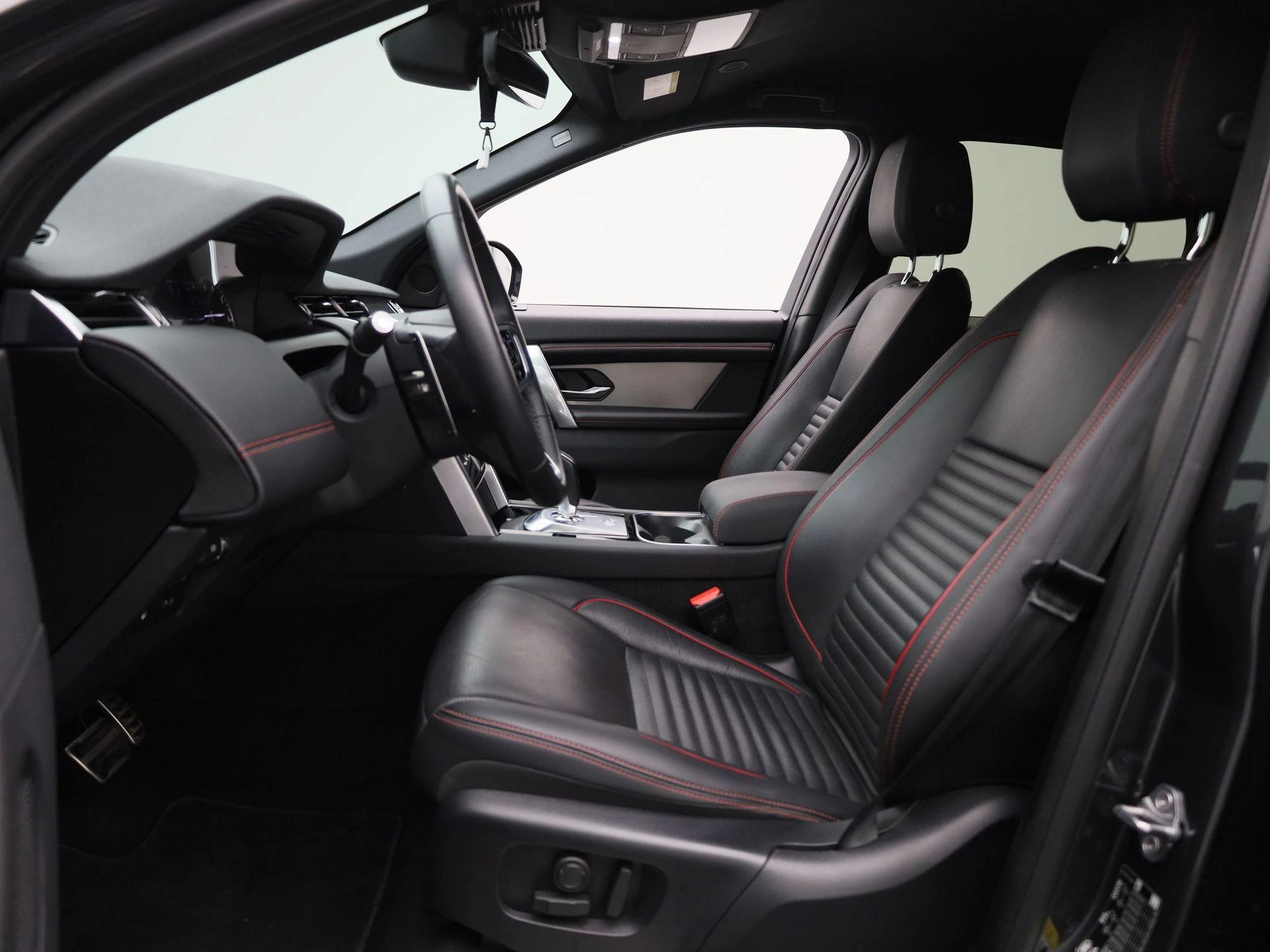 Land Rover-Discovery Sport-image-10