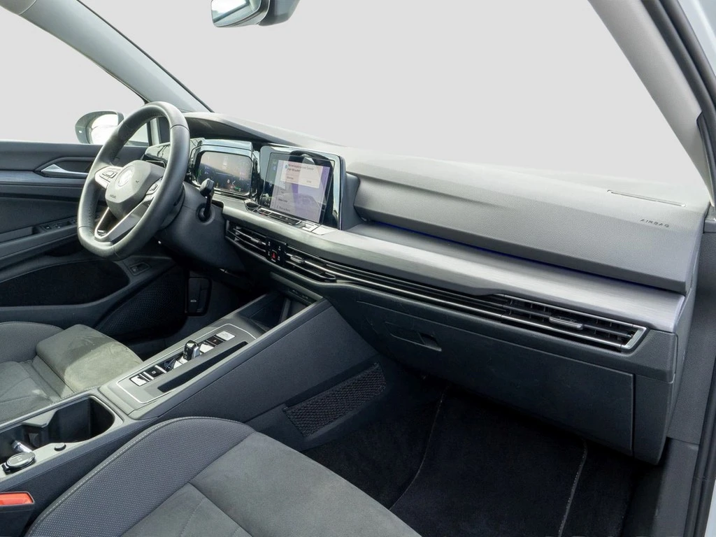 Volkswagen-Golf-image-7