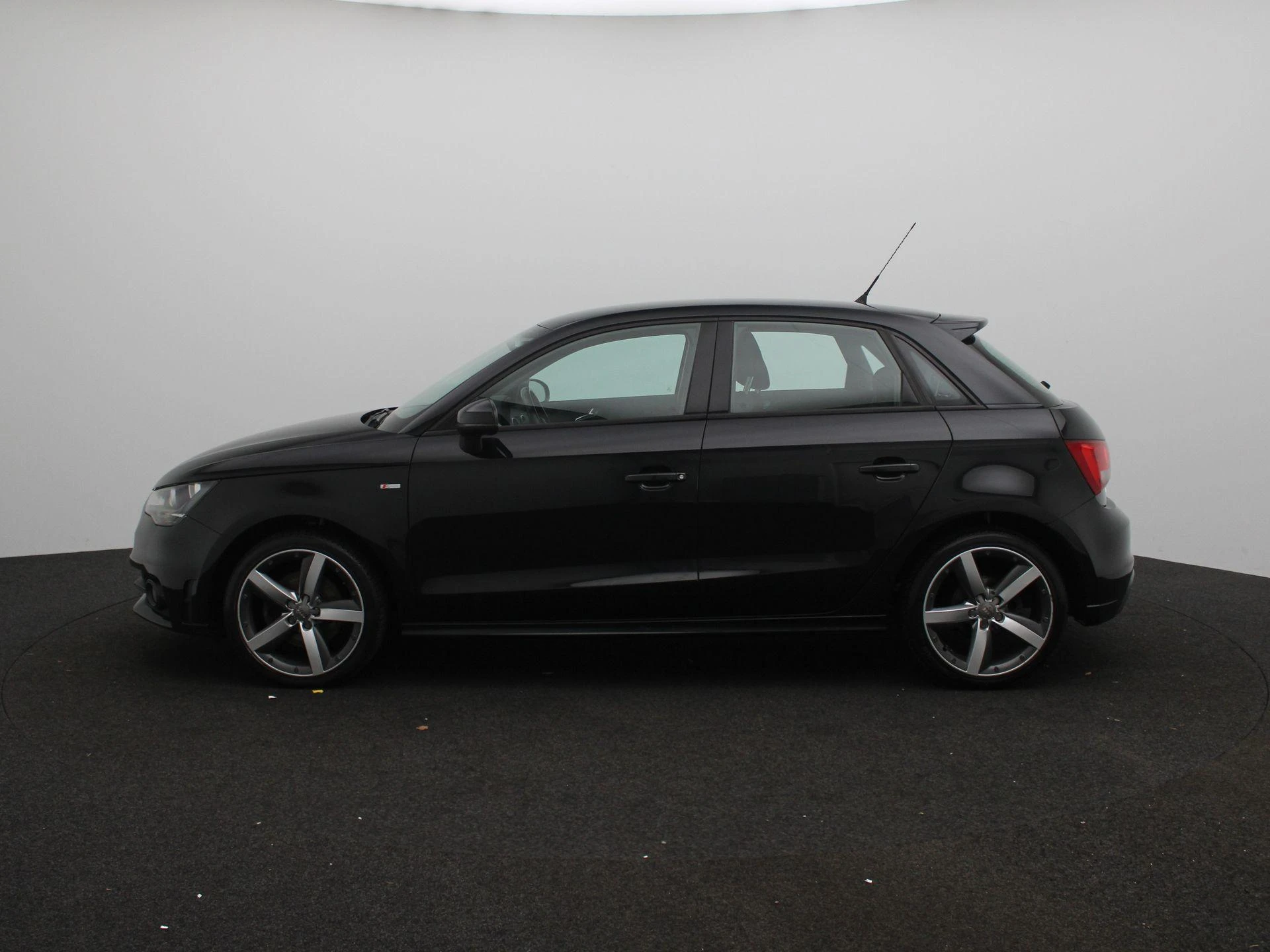 Audi-A1 Sportback-image-4