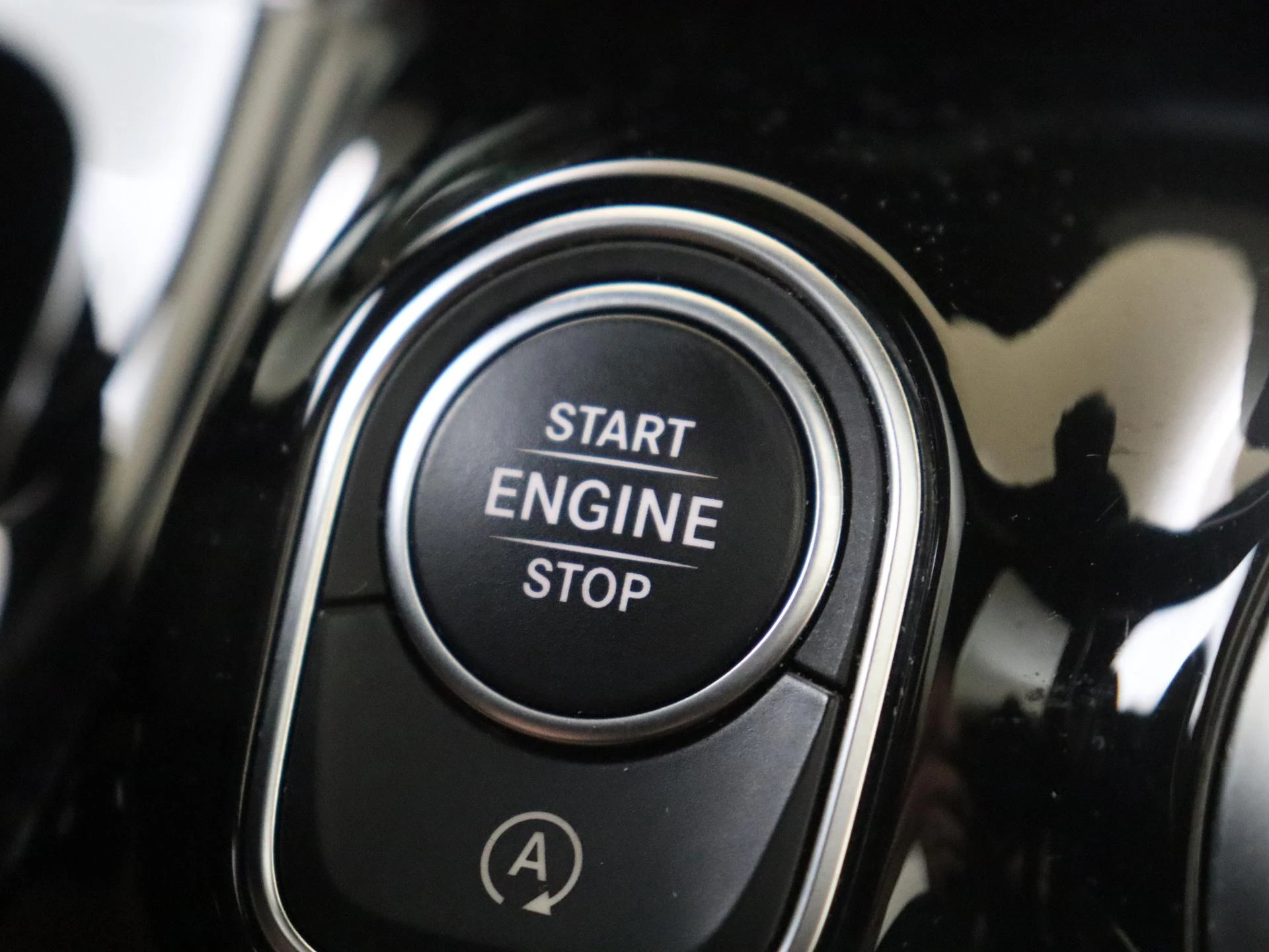 Mercedes-Benz-GLA-image-21