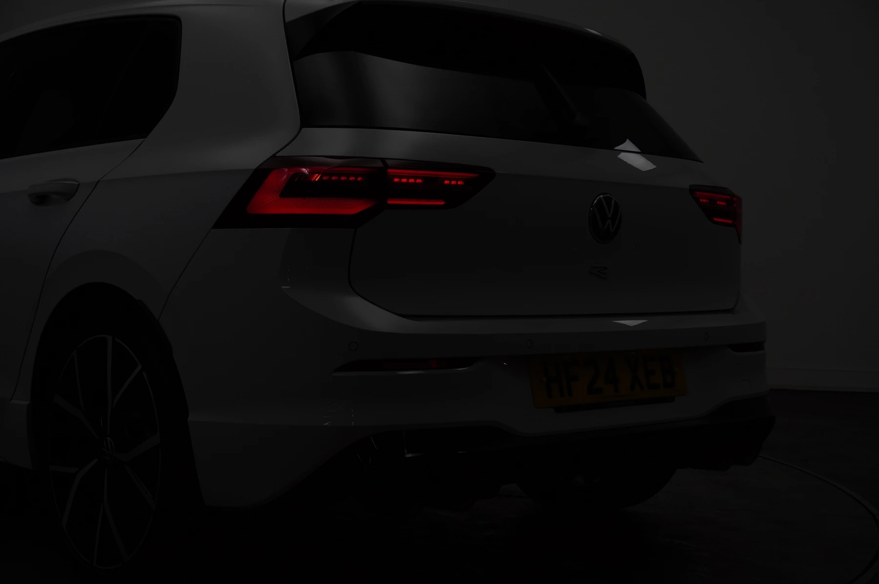Volkswagen-Golf-image-18