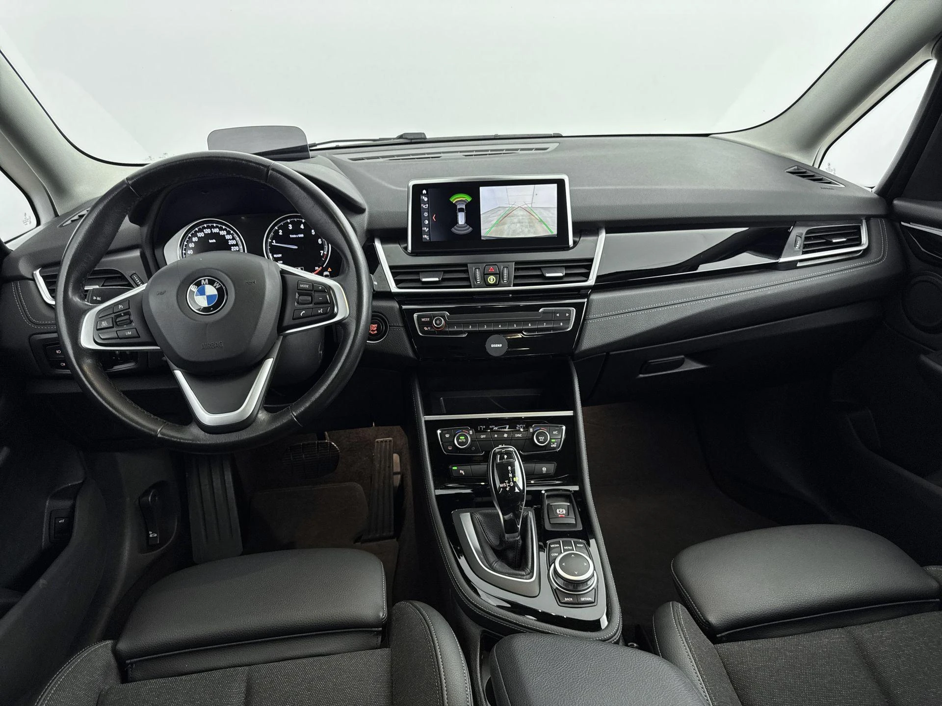 BMW-2 Serie-image-15