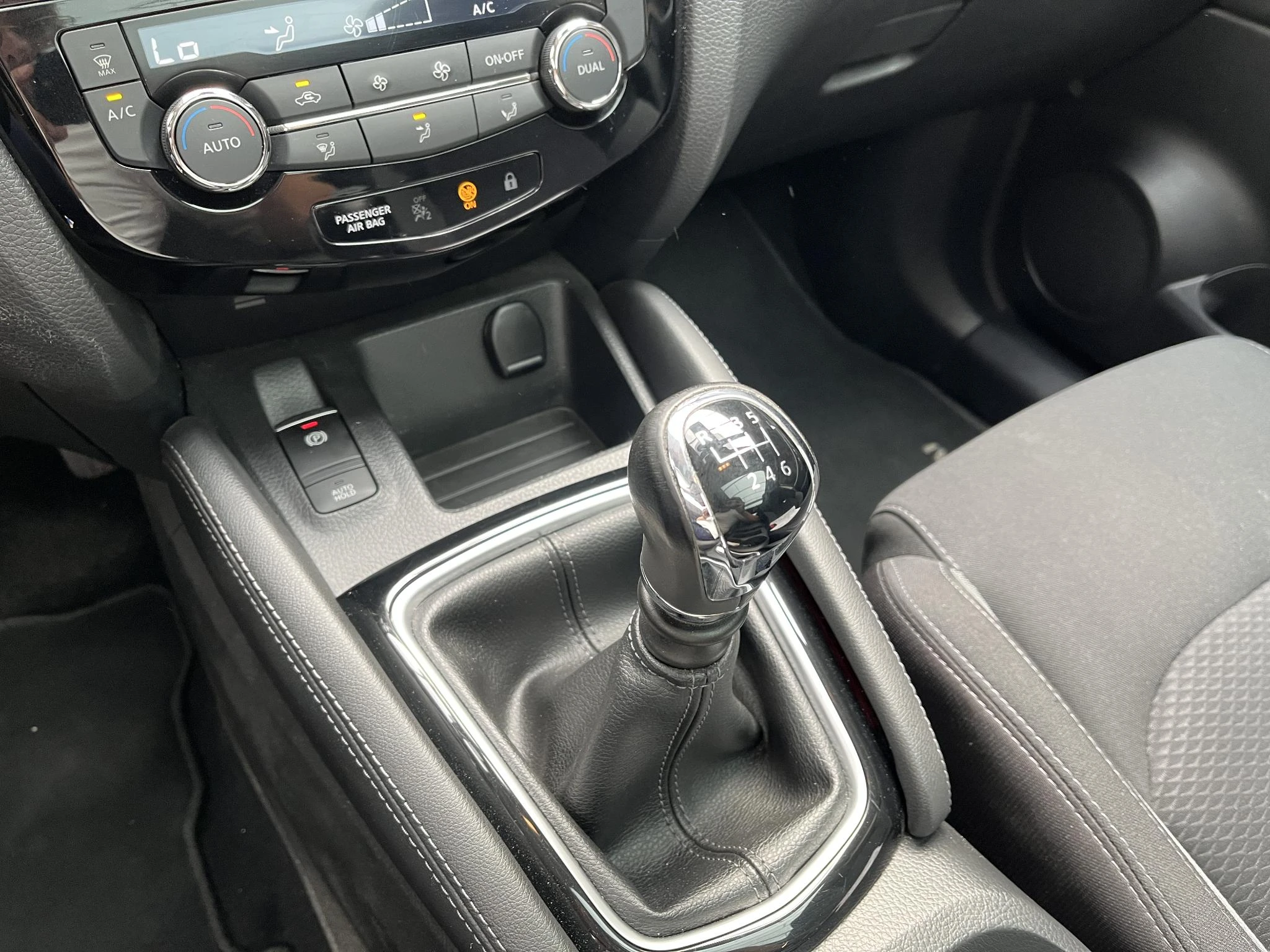 Nissan QASHQAI DIG-T 140 Tekna