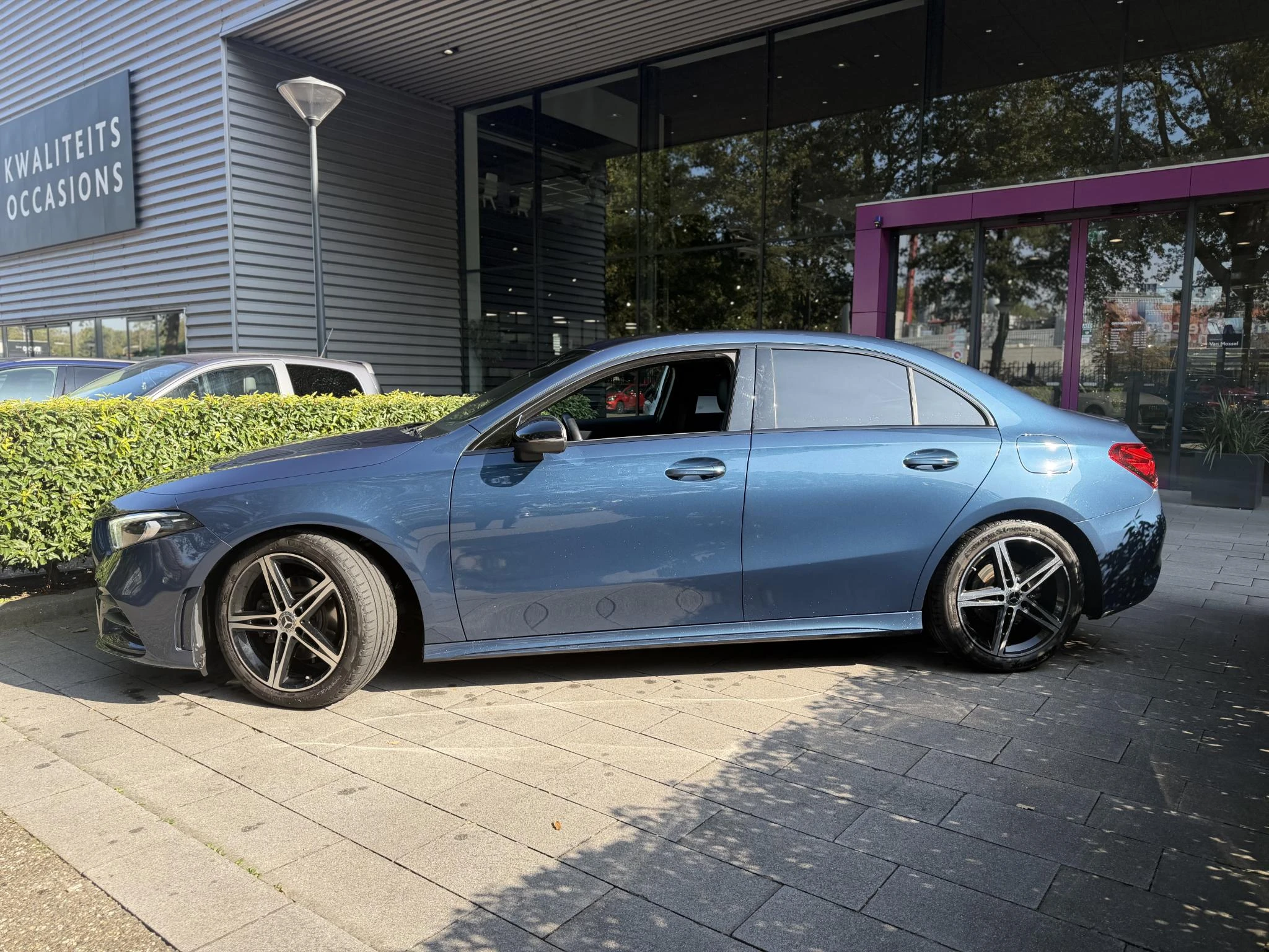 Mercedes-Benz-A-Klasse-image-1